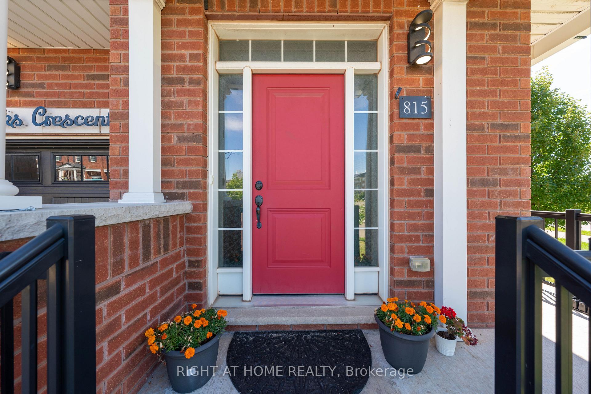 Photo 3 of 815 Banks Crescent, Milton, Willmott — HOMEH