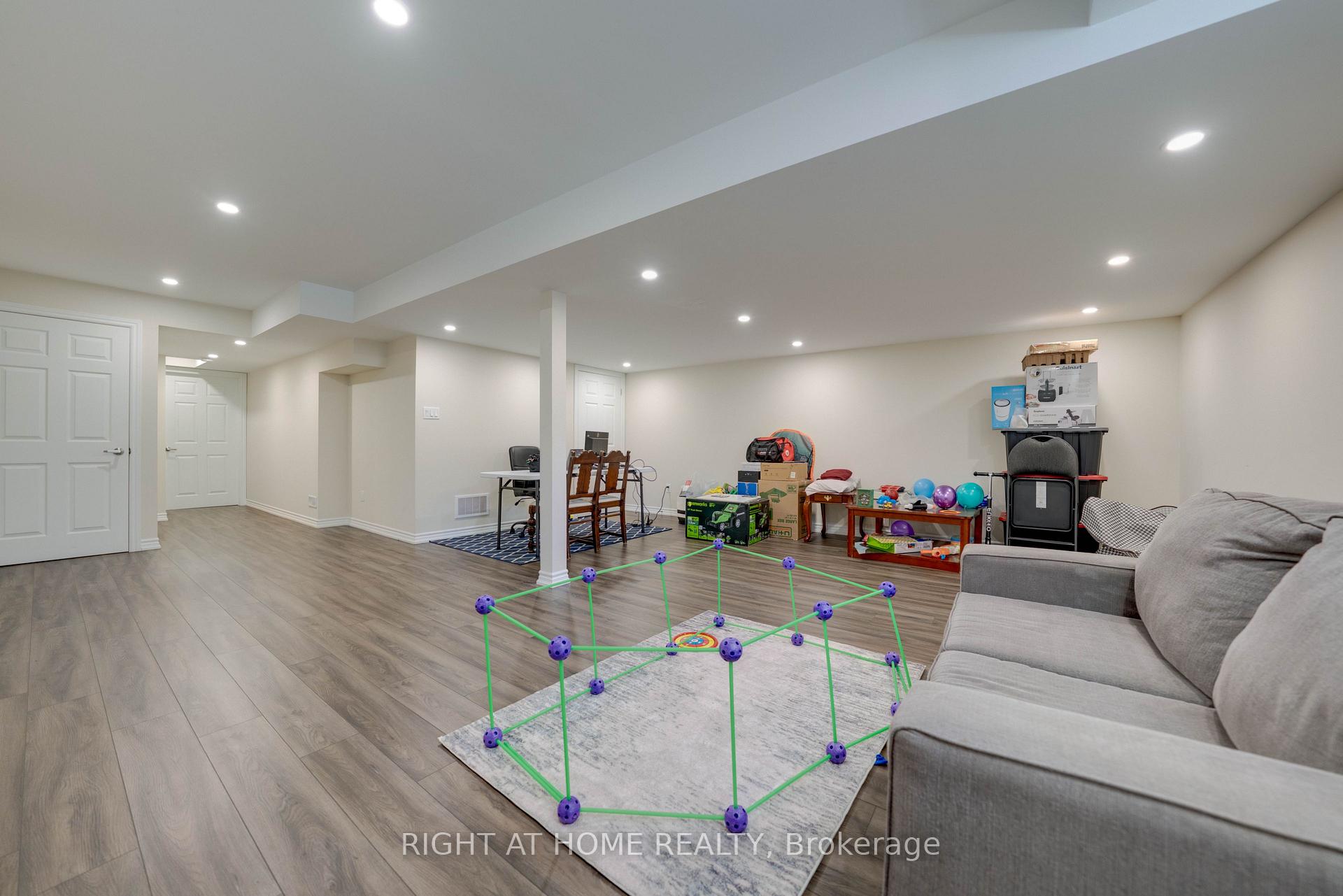 Photo 30 of 815 Banks Crescent, Milton, Willmott — HOMEH