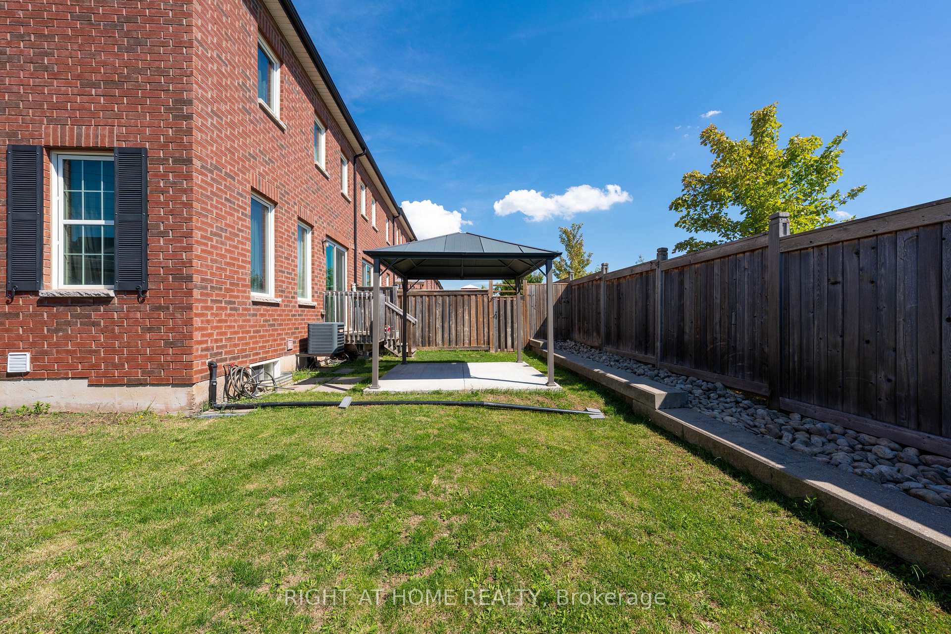 Photo 33 of 815 Banks Crescent, Milton, Willmott — HOMEH