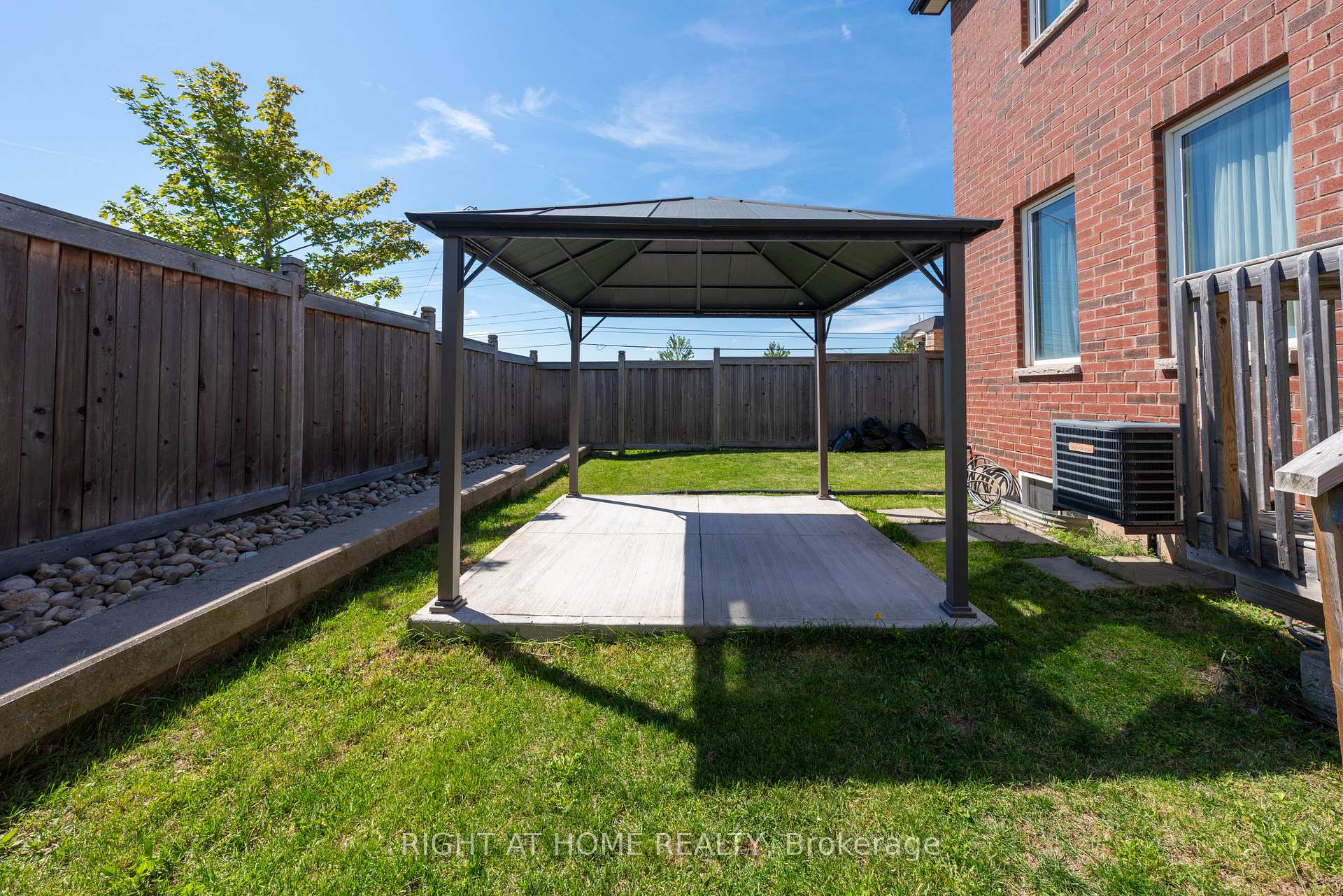 Photo 35 of 815 Banks Crescent, Milton, Willmott — HOMEH