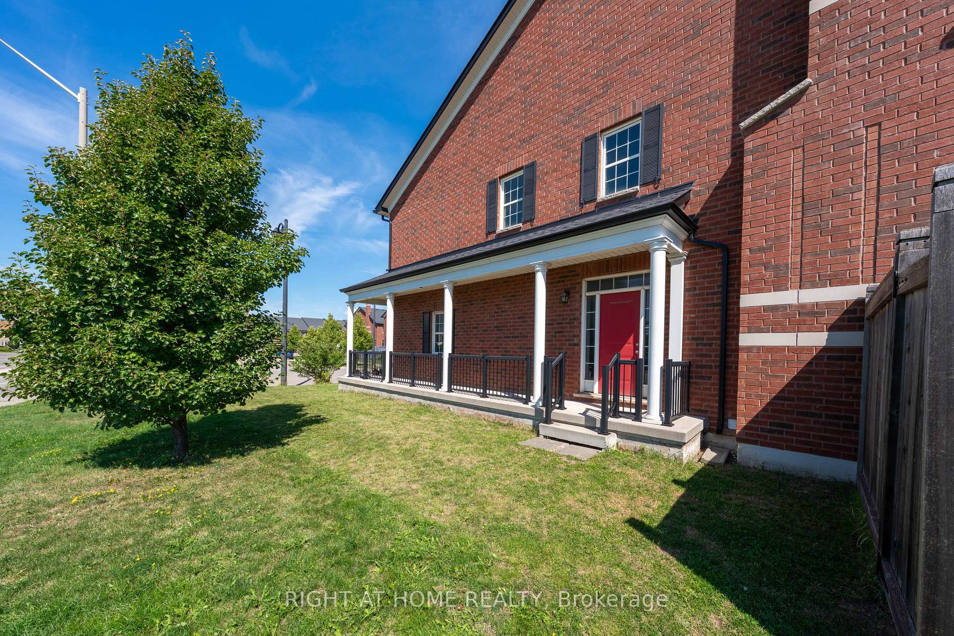 Photo 37 of 815 Banks Crescent, Milton, Willmott — HOMEH
