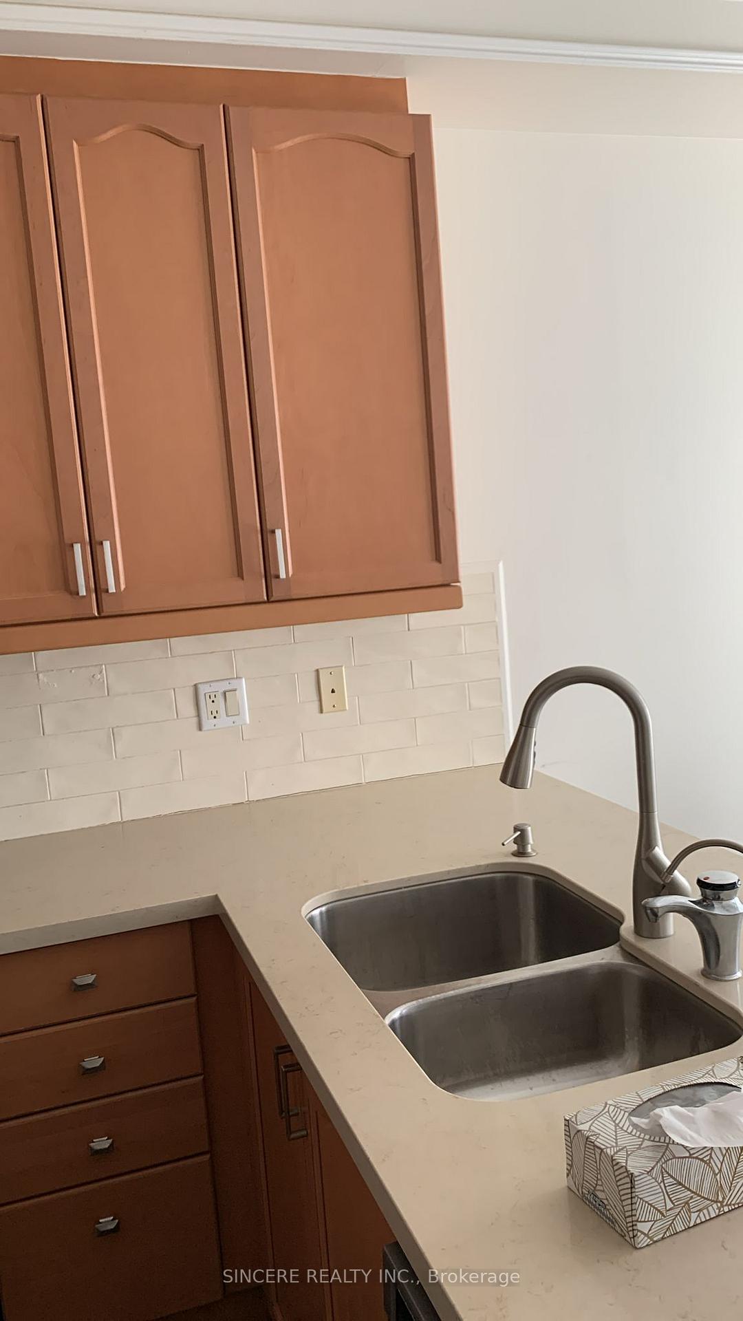 Photo 3 of 120 Hopecrest Road, Markham, Cachet — HOMEH