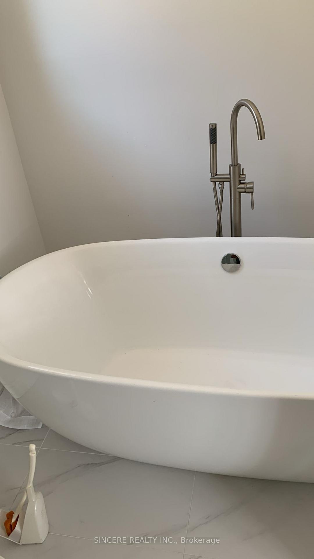 Photo 14 of 120 Hopecrest Road, Markham, Cachet — HOMEH