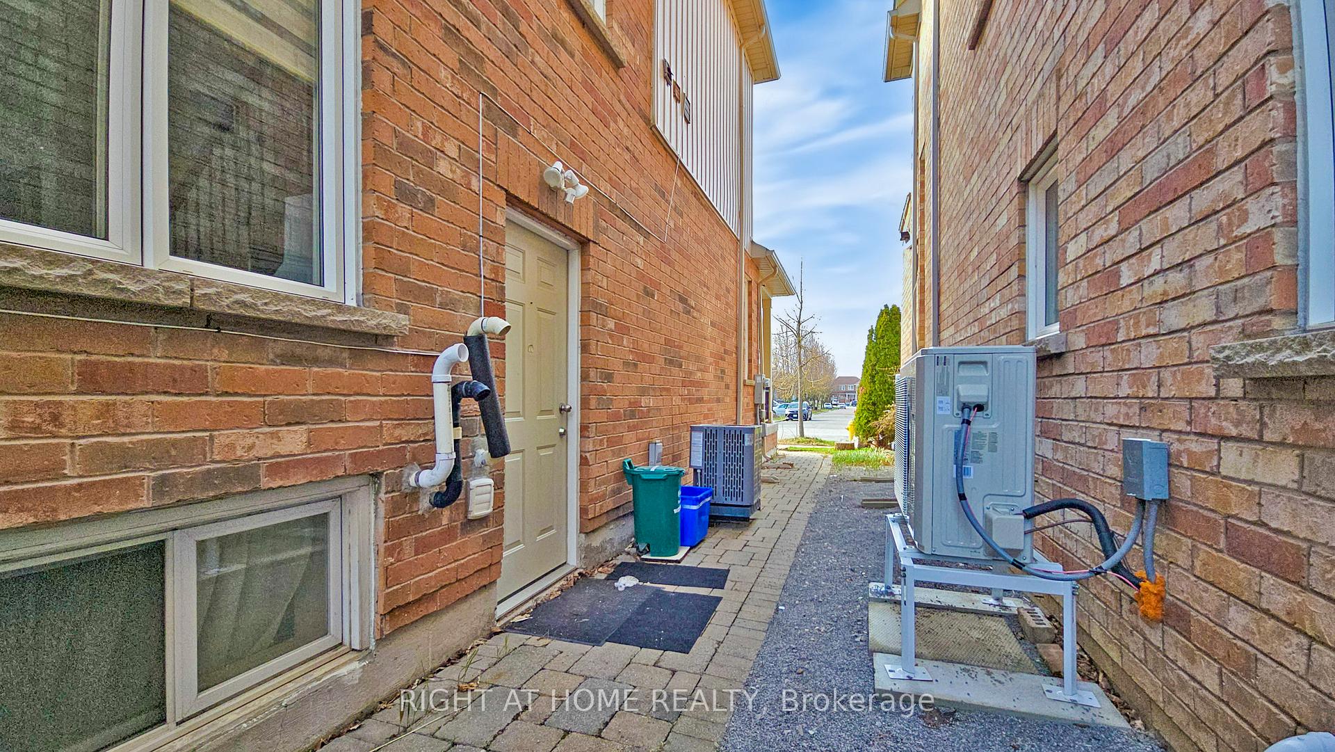 Photo 44 of 16 Wingrove Street, Markham, Wismer — HOMEH