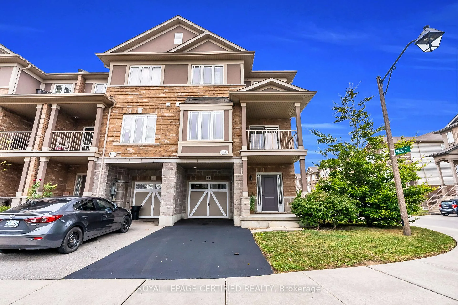Photo 3 of 89 Bloom Crescent, Hamilton, Stoney Creek — HOMEH