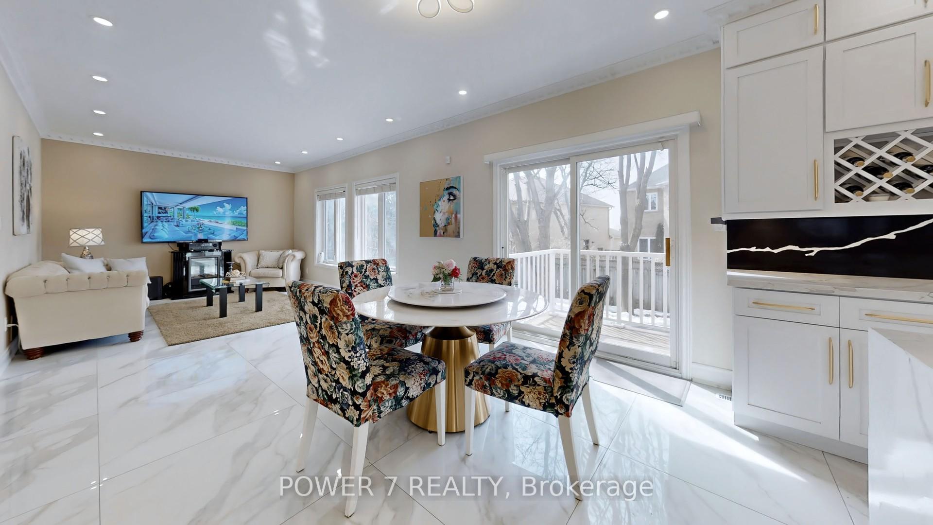 Photo 12 of 16 Eyer Drive W, Markham, Cachet — HOMEH