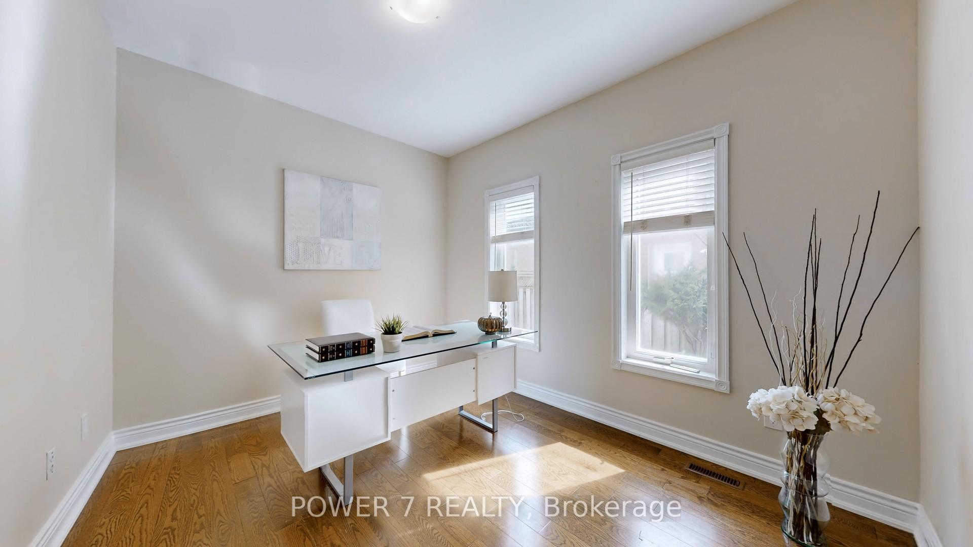 Photo 14 of 16 Eyer Drive W, Markham, Cachet — HOMEH