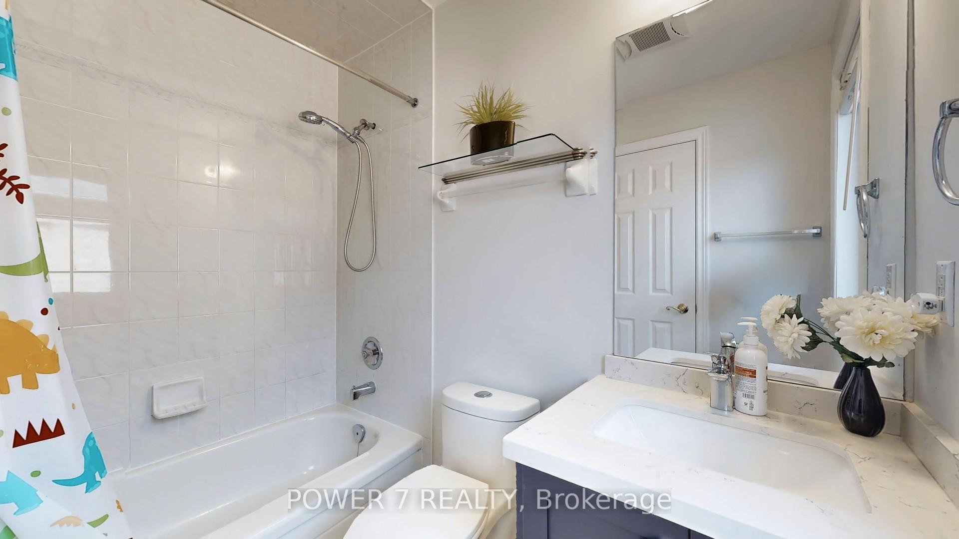 Photo 17 of 16 Eyer Drive W, Markham, Cachet — HOMEH
