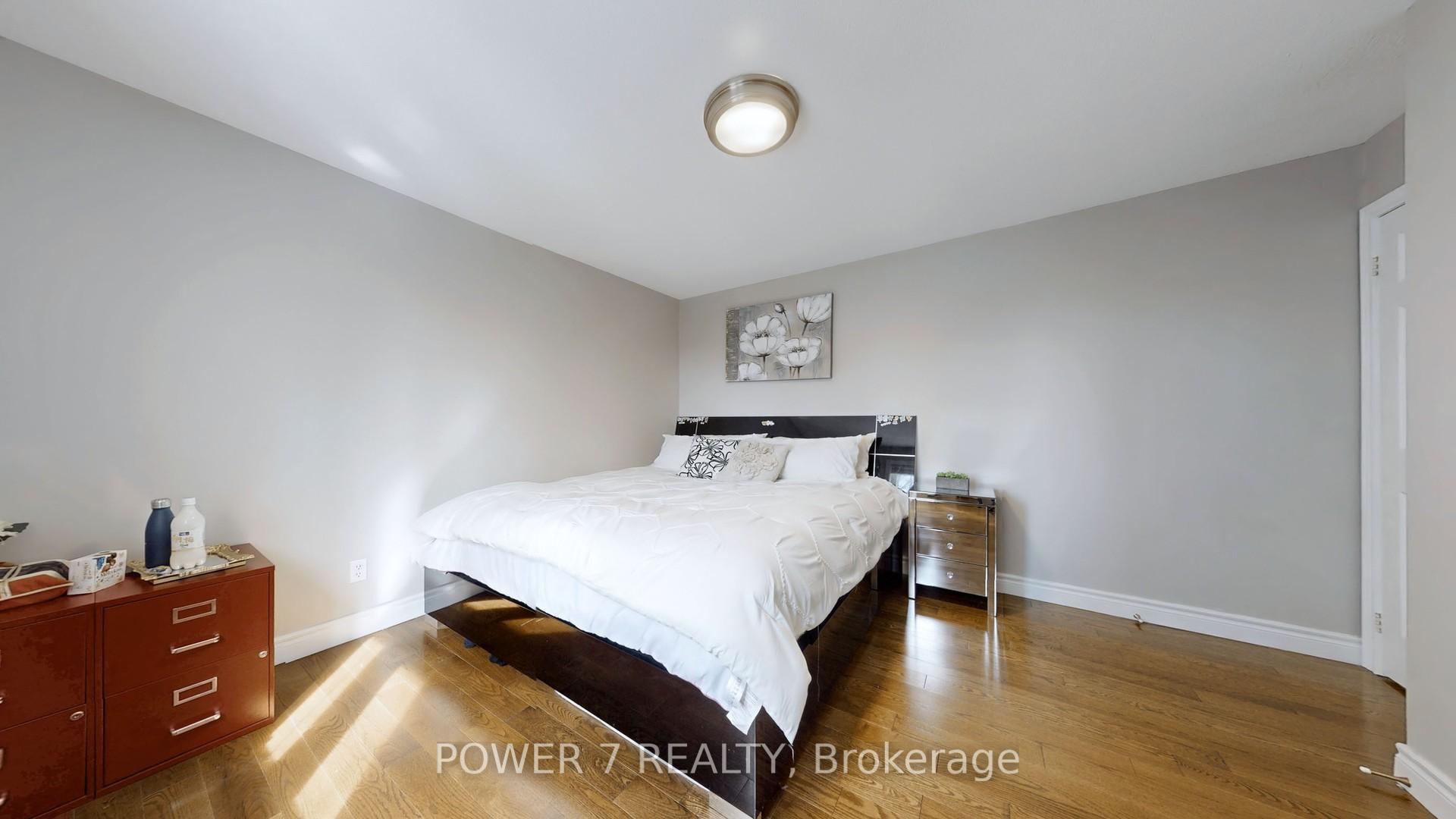Photo 23 of 16 Eyer Drive W, Markham, Cachet — HOMEH