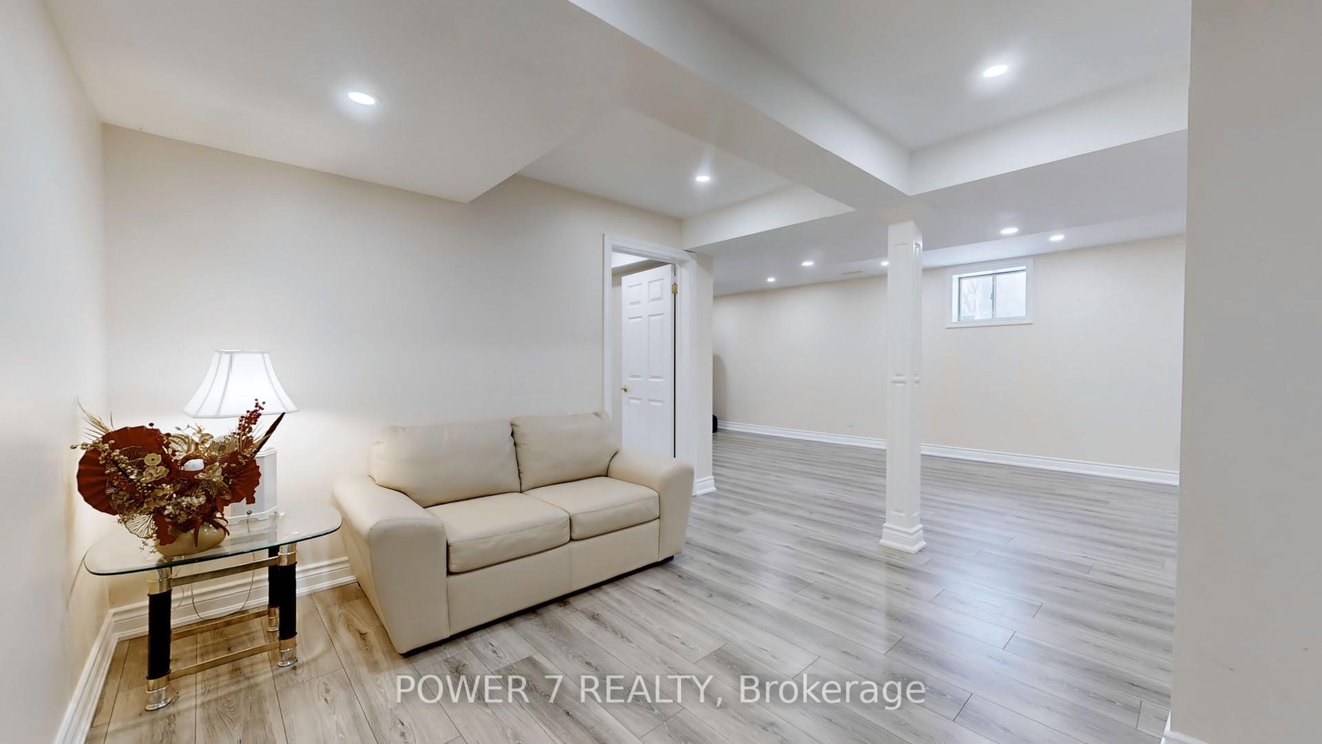 Photo 32 of 16 Eyer Drive W, Markham, Cachet — HOMEH