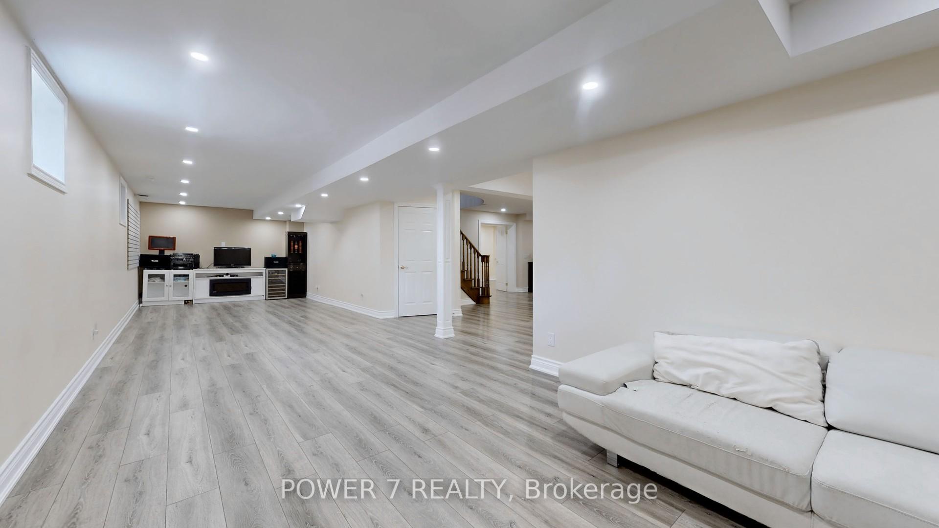 Photo 34 of 16 Eyer Drive W, Markham, Cachet — HOMEH