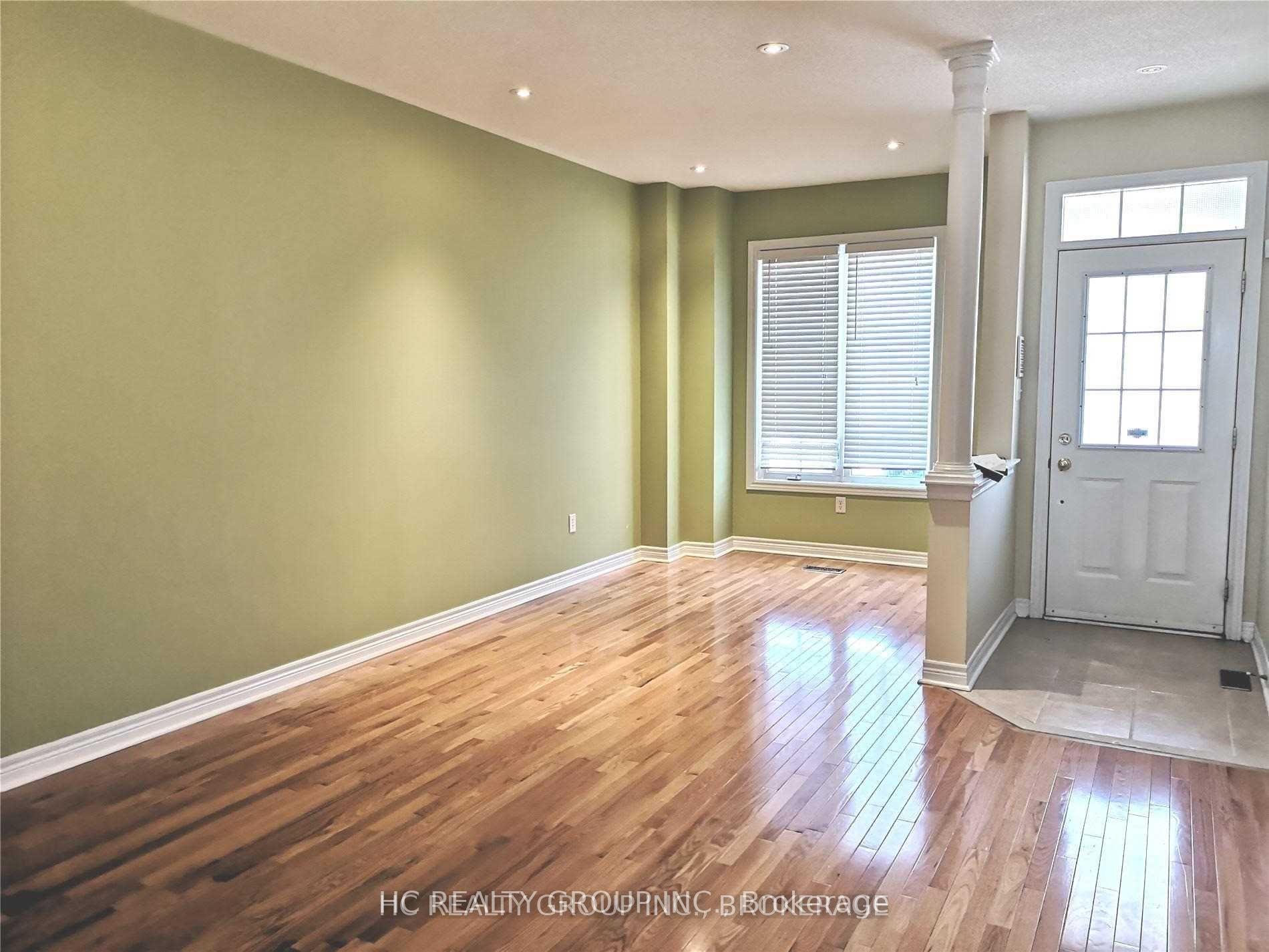 Photo 2 of Unit Upper, 29 Pillar Rock Crescent, Markham, Victoria Manor-Jennings Gate — HOMEH