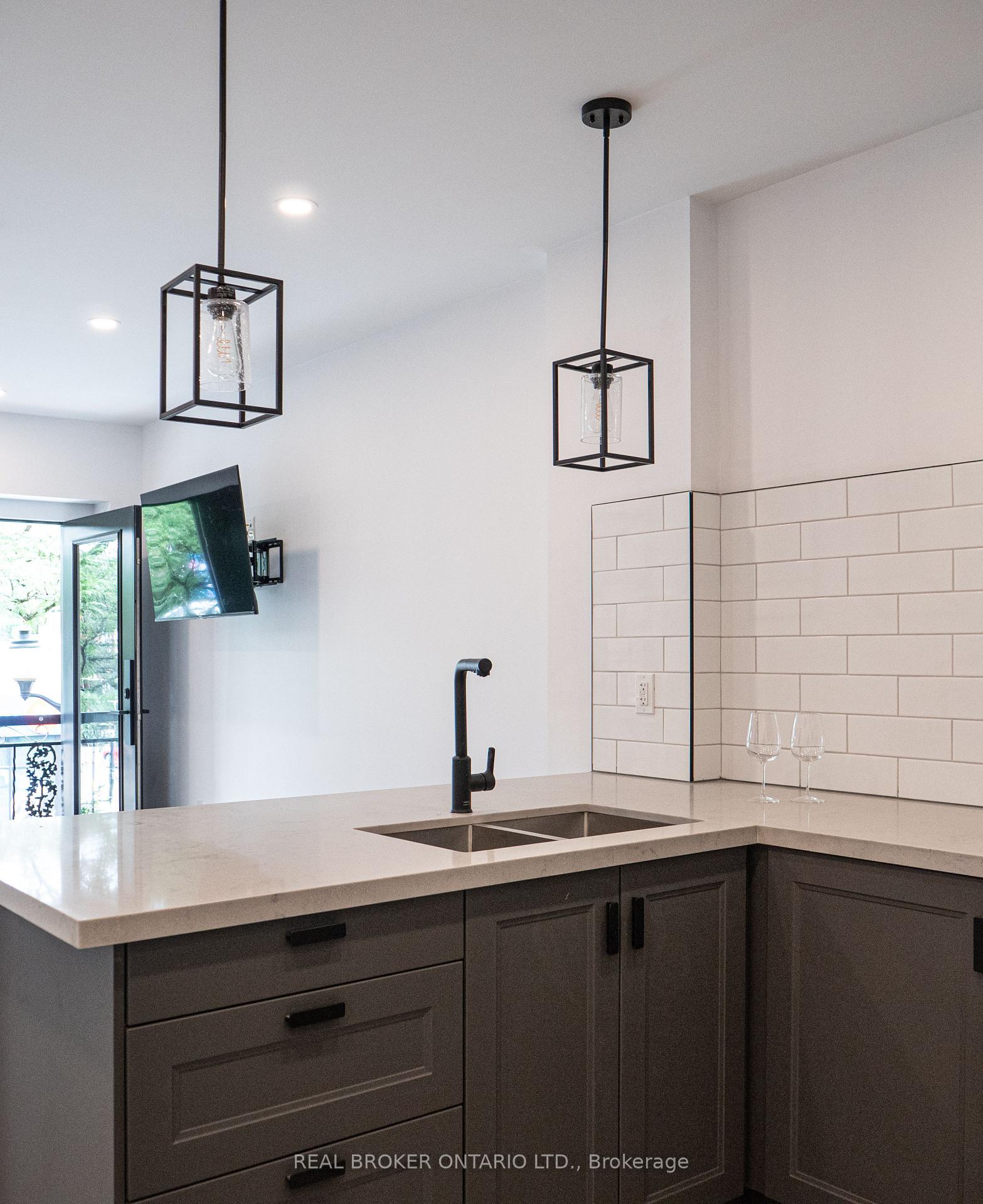 Photo 2 of Unit 1, 284 James Street N, Hamilton, Beasley — HOMEH