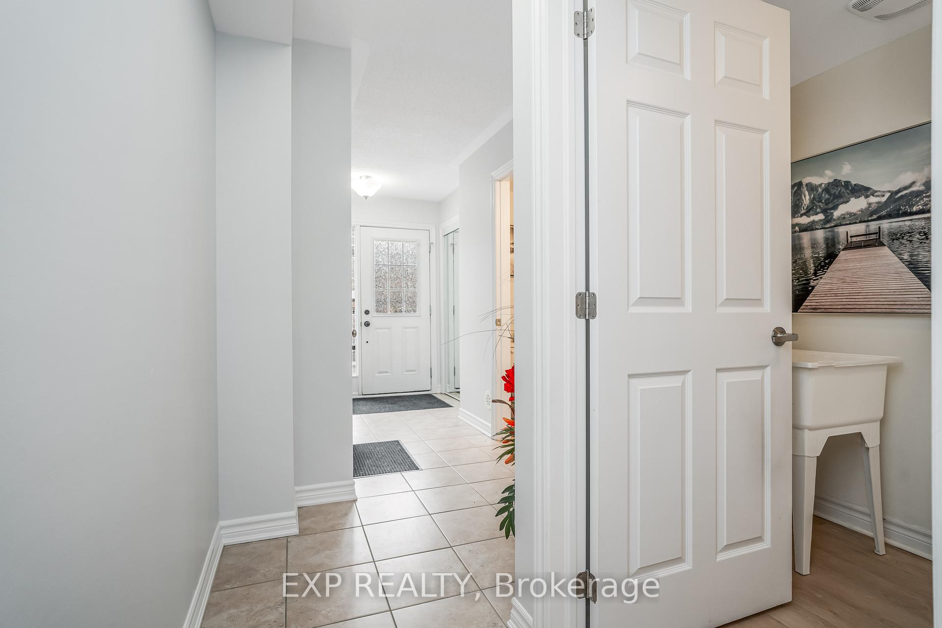 Photo 2 of 604 Meadowcreek Circle, Ottawa, Kanata - Emerald Meadows/Trailwest — HOMEH