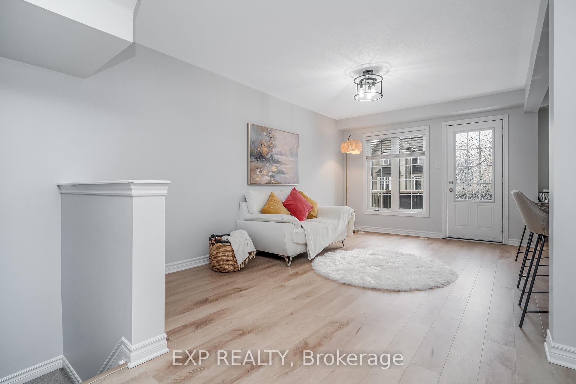 Photo 7 of 604 Meadowcreek Circle, Ottawa, Kanata - Emerald Meadows/Trailwest — HOMEH