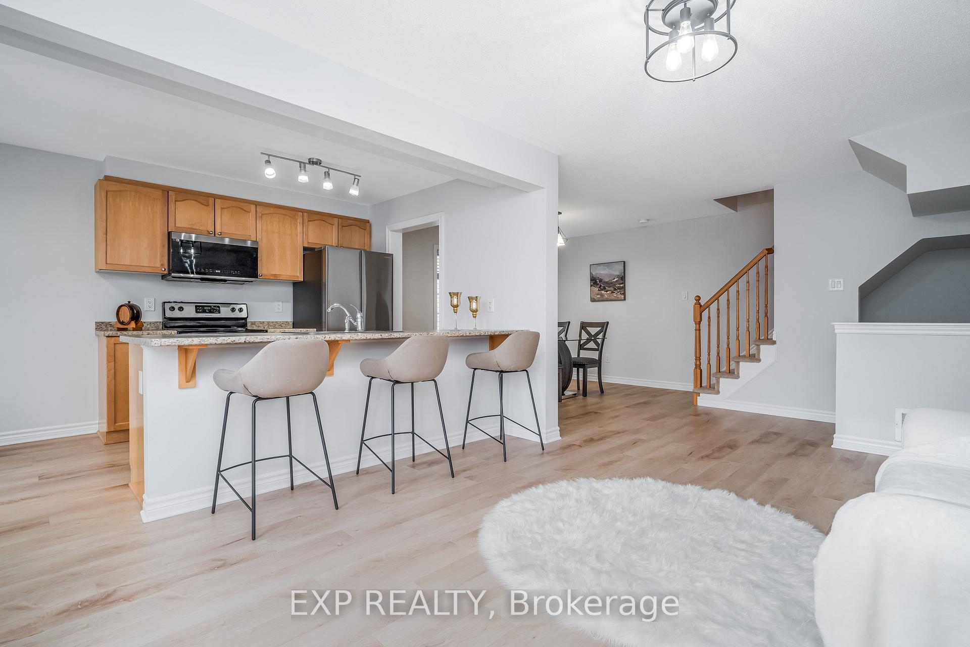 Photo 9 of 604 Meadowcreek Circle, Ottawa, Kanata - Emerald Meadows/Trailwest — HOMEH