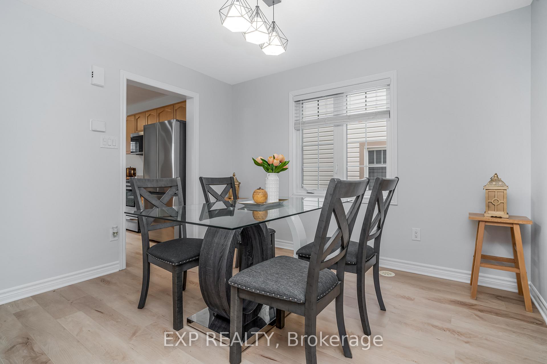 Photo 15 of 604 Meadowcreek Circle, Ottawa, Kanata - Emerald Meadows/Trailwest — HOMEH