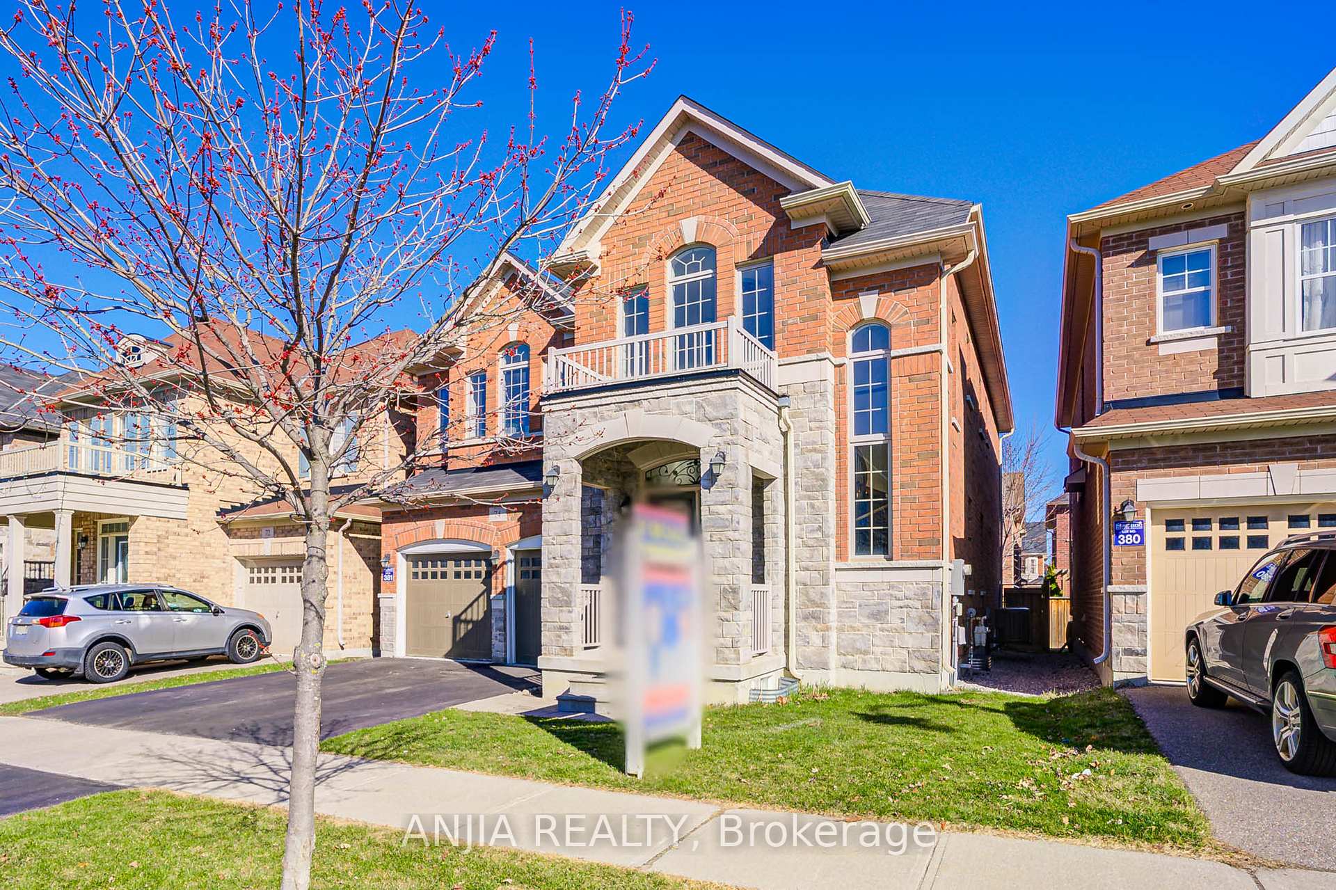 Photo 3 of 74 Hubner Avenue, Markham, Berczy — HOMEH