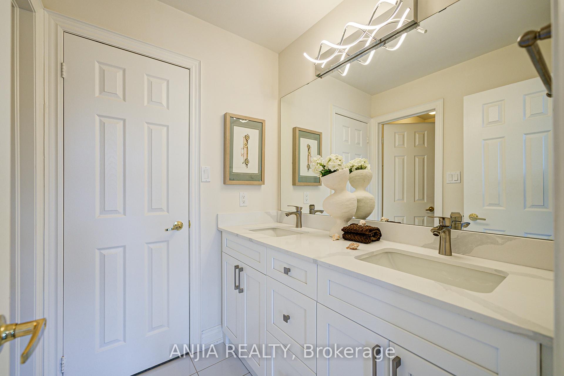 Photo 32 of 74 Hubner Avenue, Markham, Berczy — HOMEH