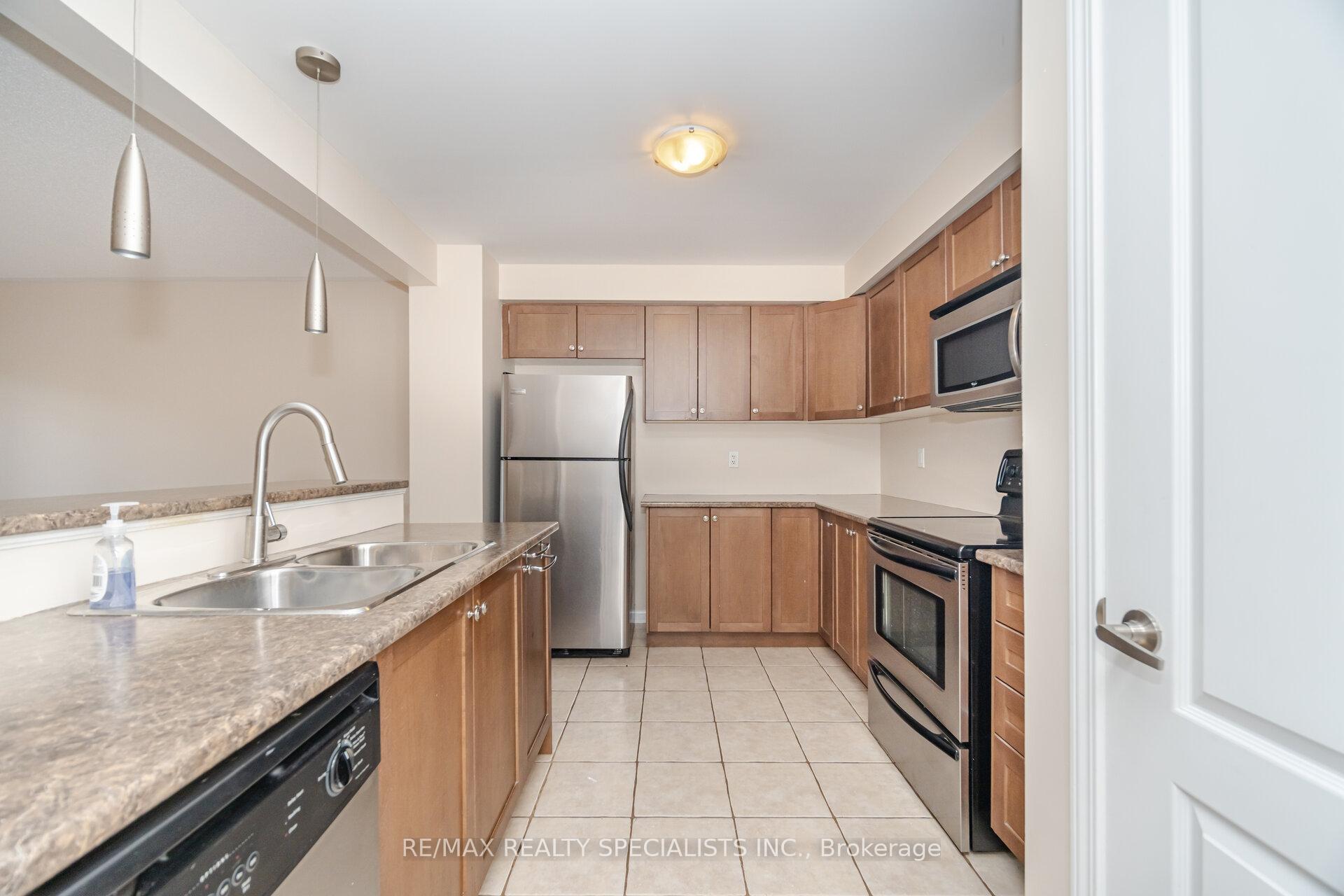 Photo 1 of 888 Willingdon Crescent, Milton, Harrison — HOMEH