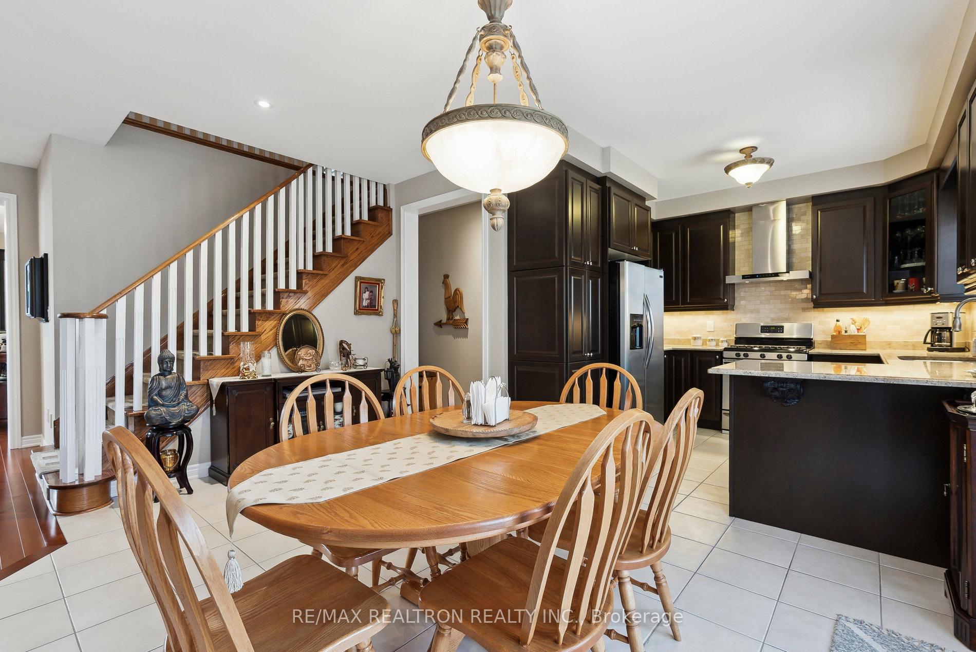 Photo 14 of 43 Bernbridge Road, Markham, Box Grove — HOMEH