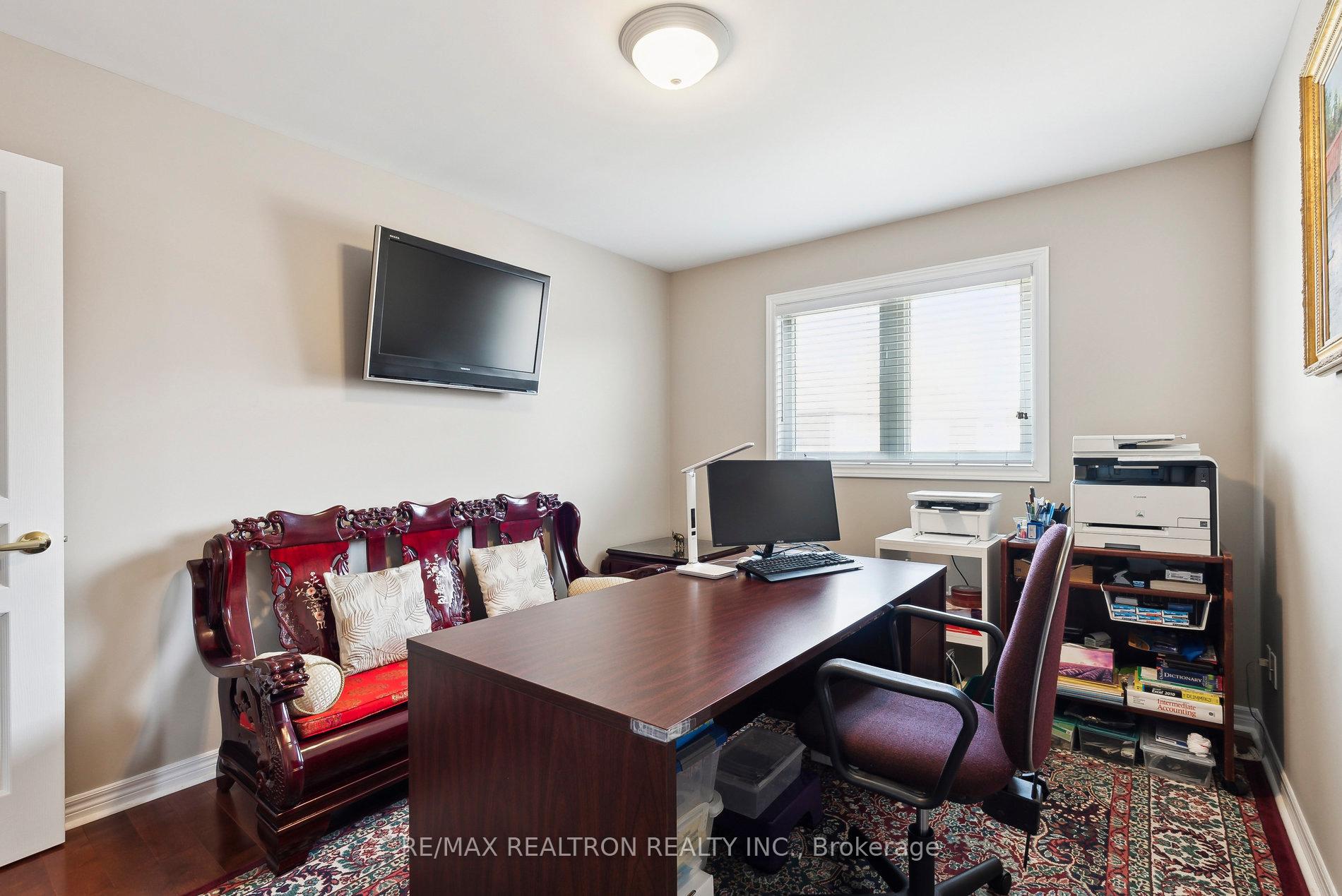 Photo 33 of 43 Bernbridge Road, Markham, Box Grove — HOMEH