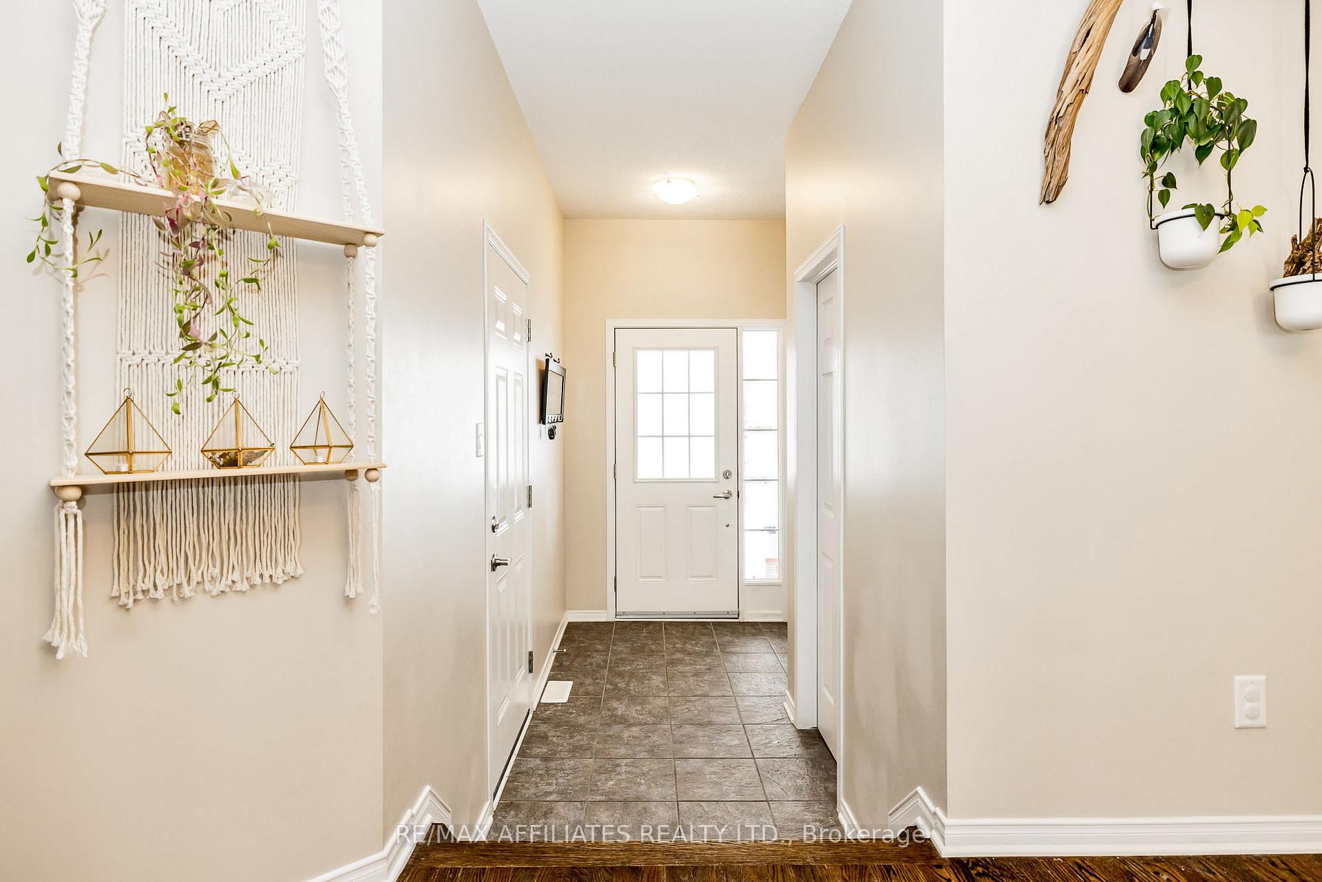 Photo 5 of 203 Opus Street, Ottawa, Kanata - Emerald Meadows/Trailwest — HOMEH
