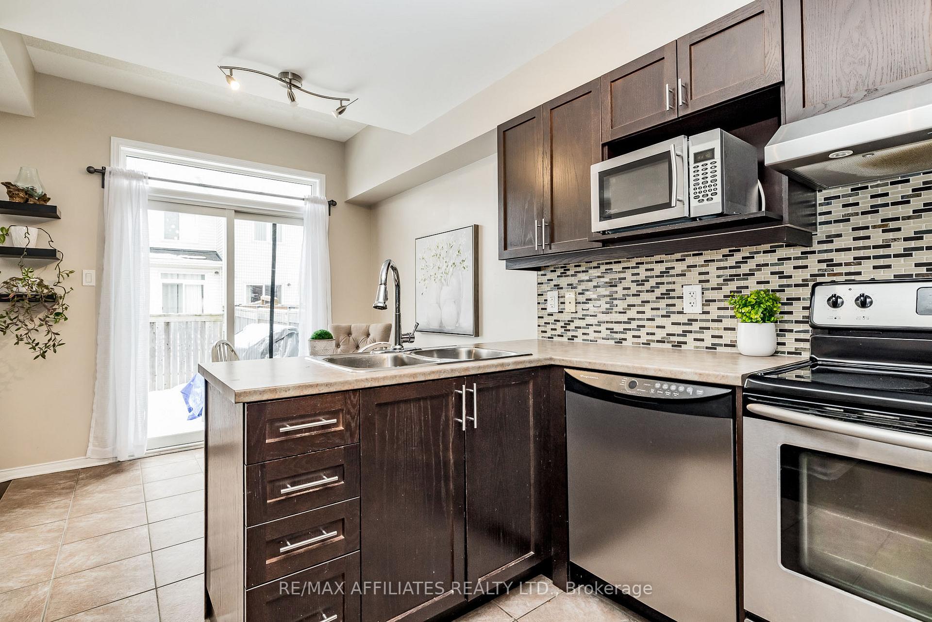 Photo 15 of 203 Opus Street, Ottawa, Kanata - Emerald Meadows/Trailwest — HOMEH