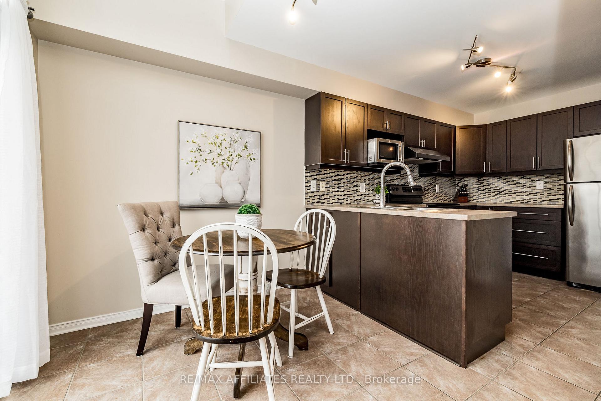 Photo 17 of 203 Opus Street, Ottawa, Kanata - Emerald Meadows/Trailwest — HOMEH