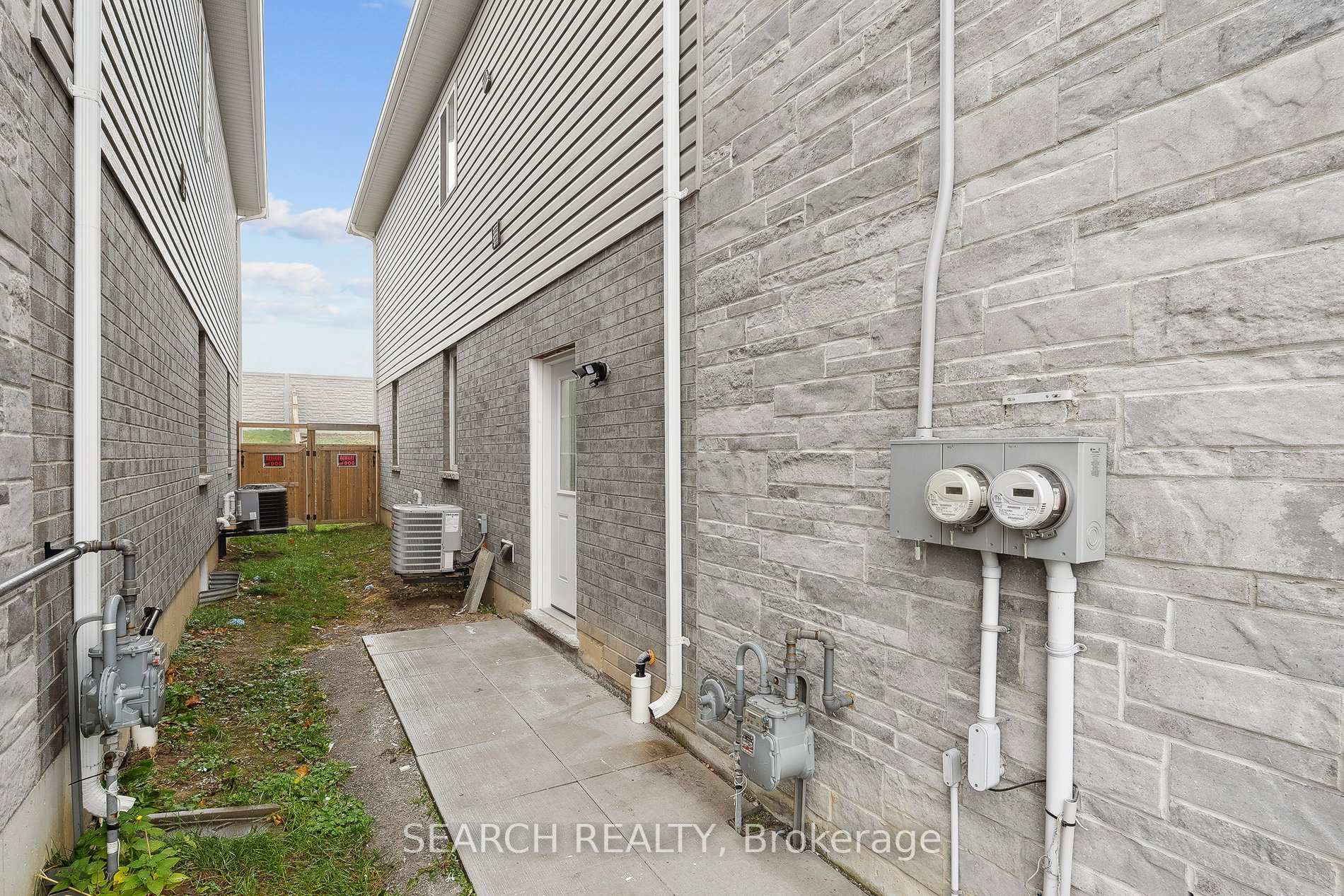 Photo 2 of Unit Lower, 140 Springvalley Crescent, Hamilton, Gourley — HOMEH