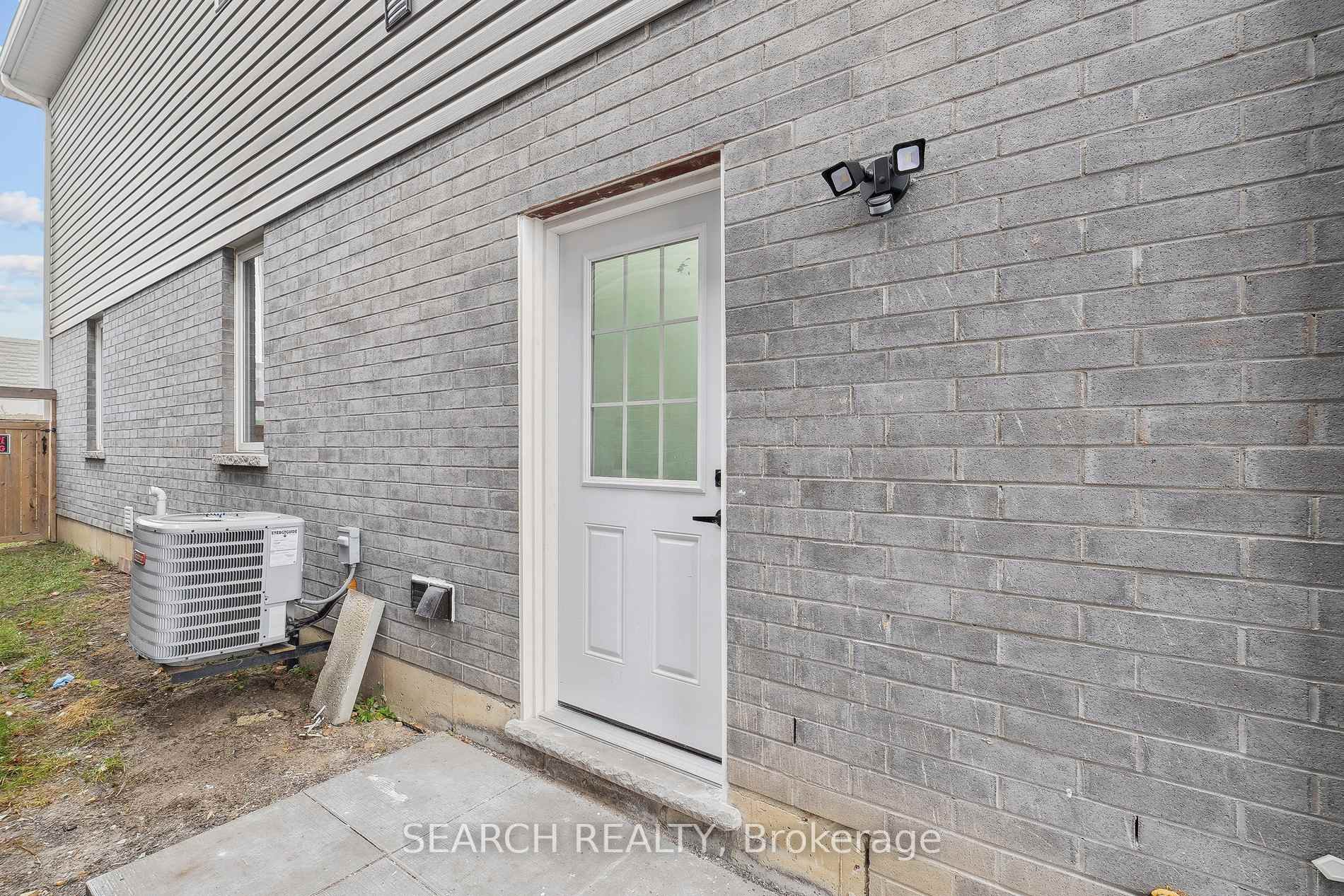Photo 3 of Unit Lower, 140 Springvalley Crescent, Hamilton, Gourley — HOMEH