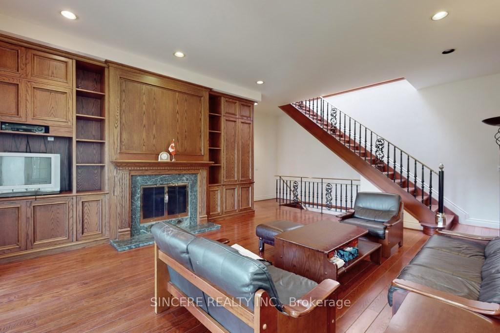 Photo 14 of 6 Huckleberry Lane, Markham, Bayview Glen — HOMEH