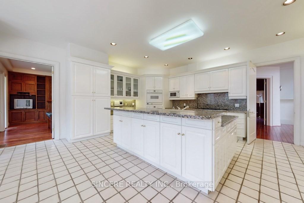 Photo 16 of 6 Huckleberry Lane, Markham, Bayview Glen — HOMEH