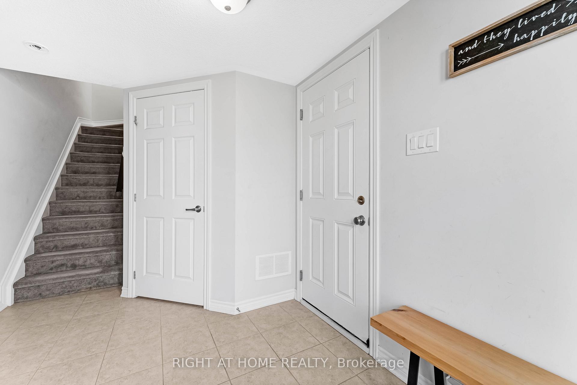 Photo 3 of 74 Feathertop Lane, Ottawa, Kanata - Emerald Meadows/Trailwest — HOMEH
