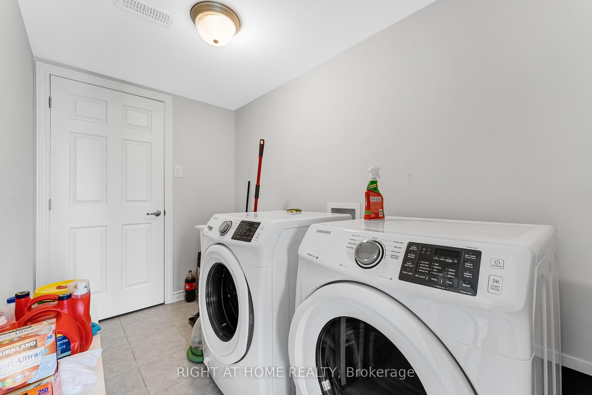 Photo 4 of 74 Feathertop Lane, Ottawa, Kanata - Emerald Meadows/Trailwest — HOMEH