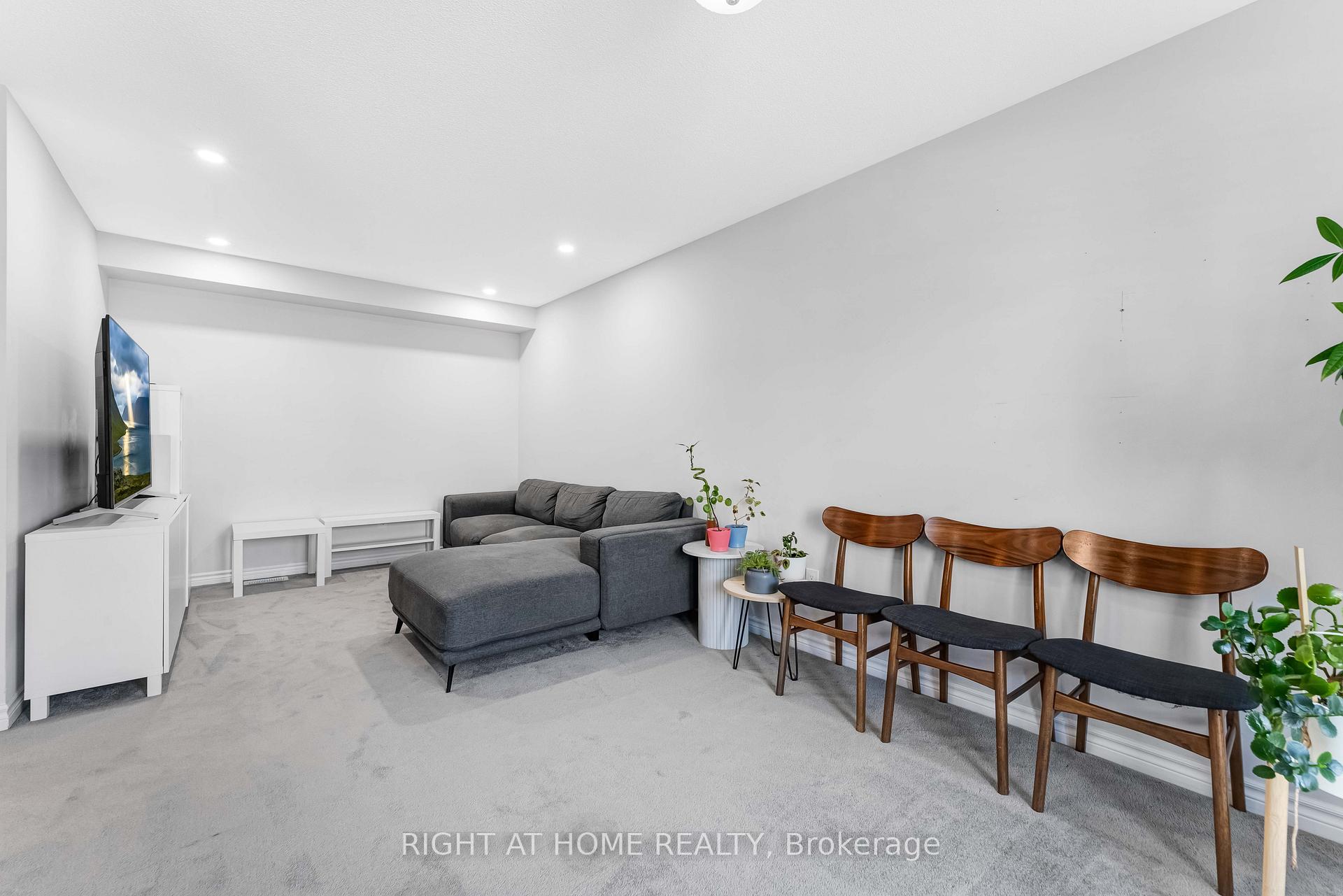 Photo 6 of 74 Feathertop Lane, Ottawa, Kanata - Emerald Meadows/Trailwest — HOMEH