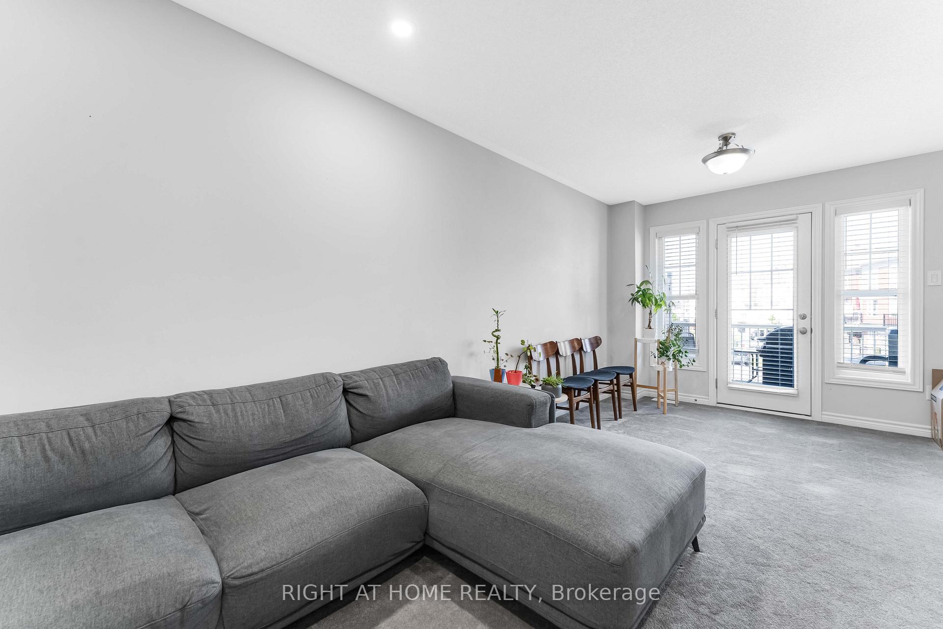 Photo 7 of 74 Feathertop Lane, Ottawa, Kanata - Emerald Meadows/Trailwest — HOMEH