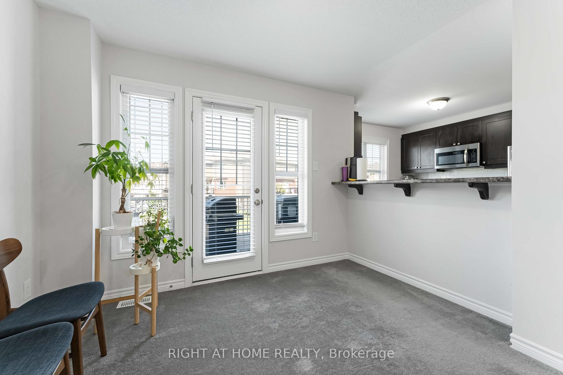 Photo 12 of 74 Feathertop Lane, Ottawa, Kanata - Emerald Meadows/Trailwest — HOMEH
