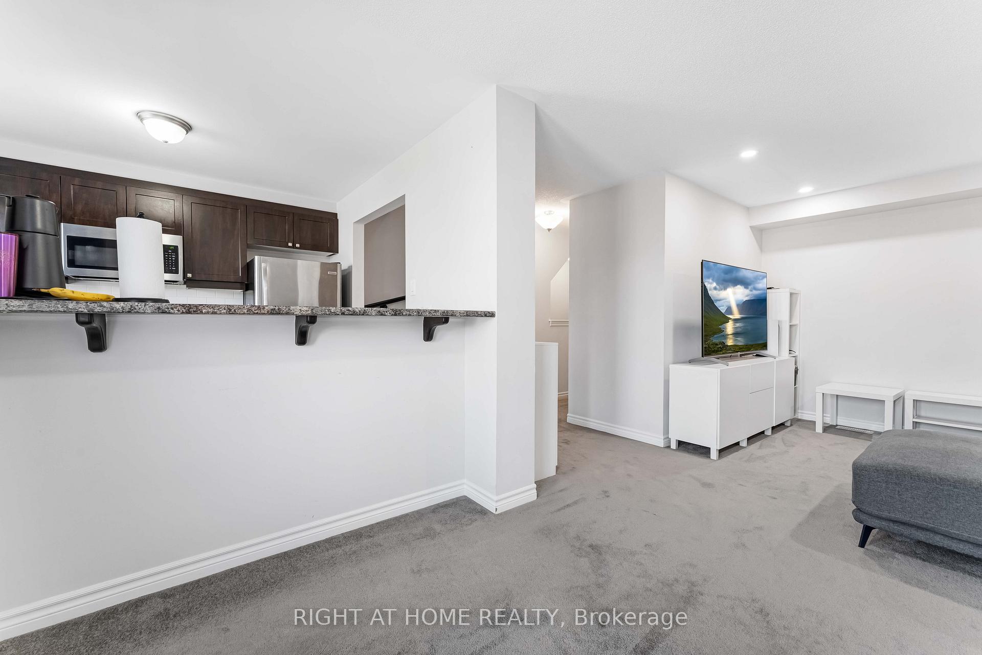 Photo 13 of 74 Feathertop Lane, Ottawa, Kanata - Emerald Meadows/Trailwest — HOMEH