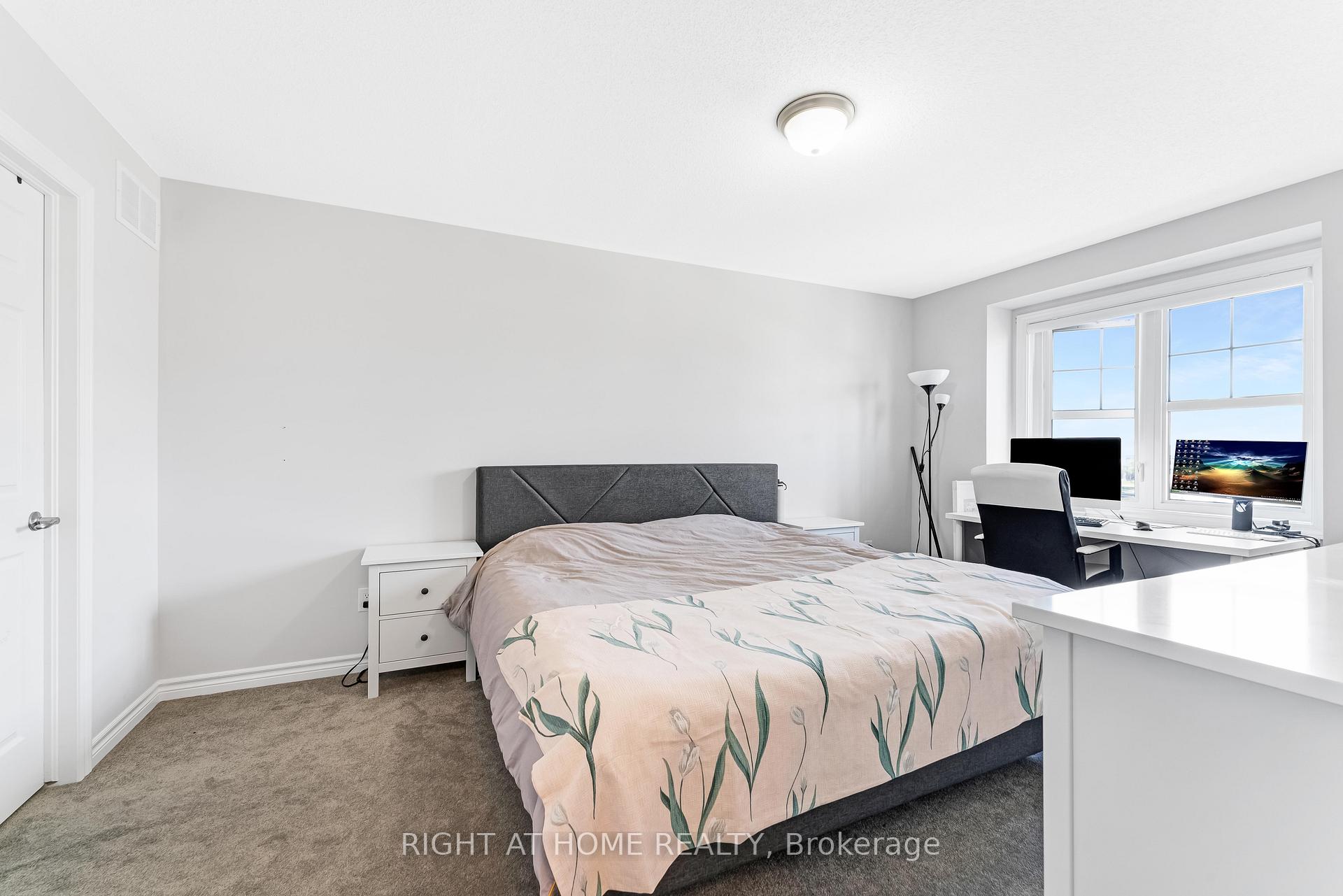 Photo 18 of 74 Feathertop Lane, Ottawa, Kanata - Emerald Meadows/Trailwest — HOMEH