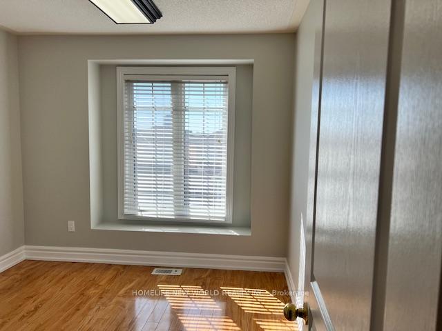 Photo 15 of 13 Goldenwood Crescent, Markham, Greensborough — HOMEH