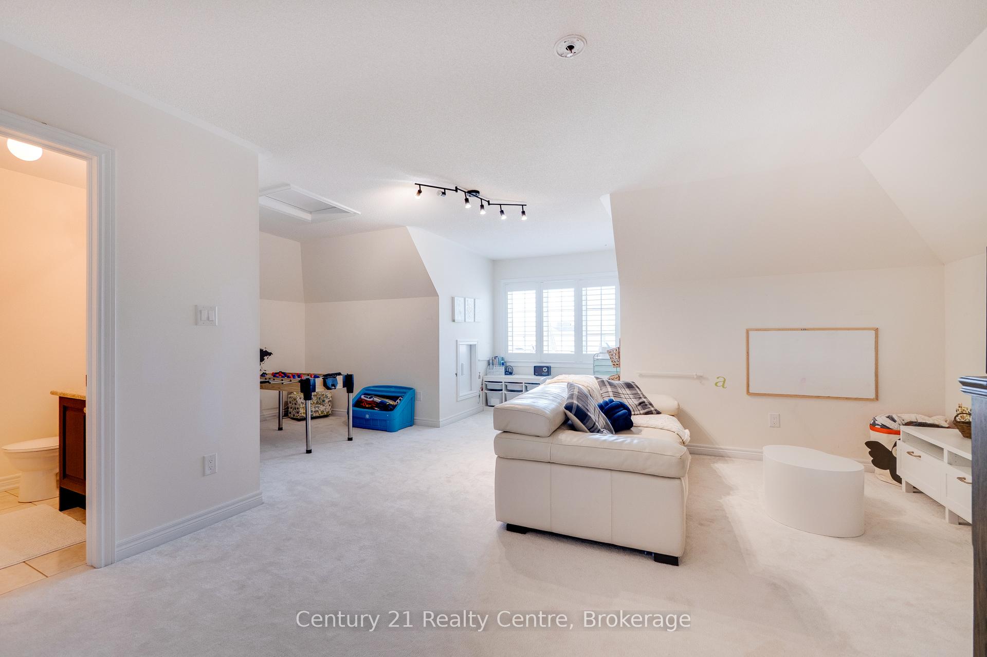 Photo 30 of 741 Wettlaufer Terrace, Milton, Scott — HOMEH