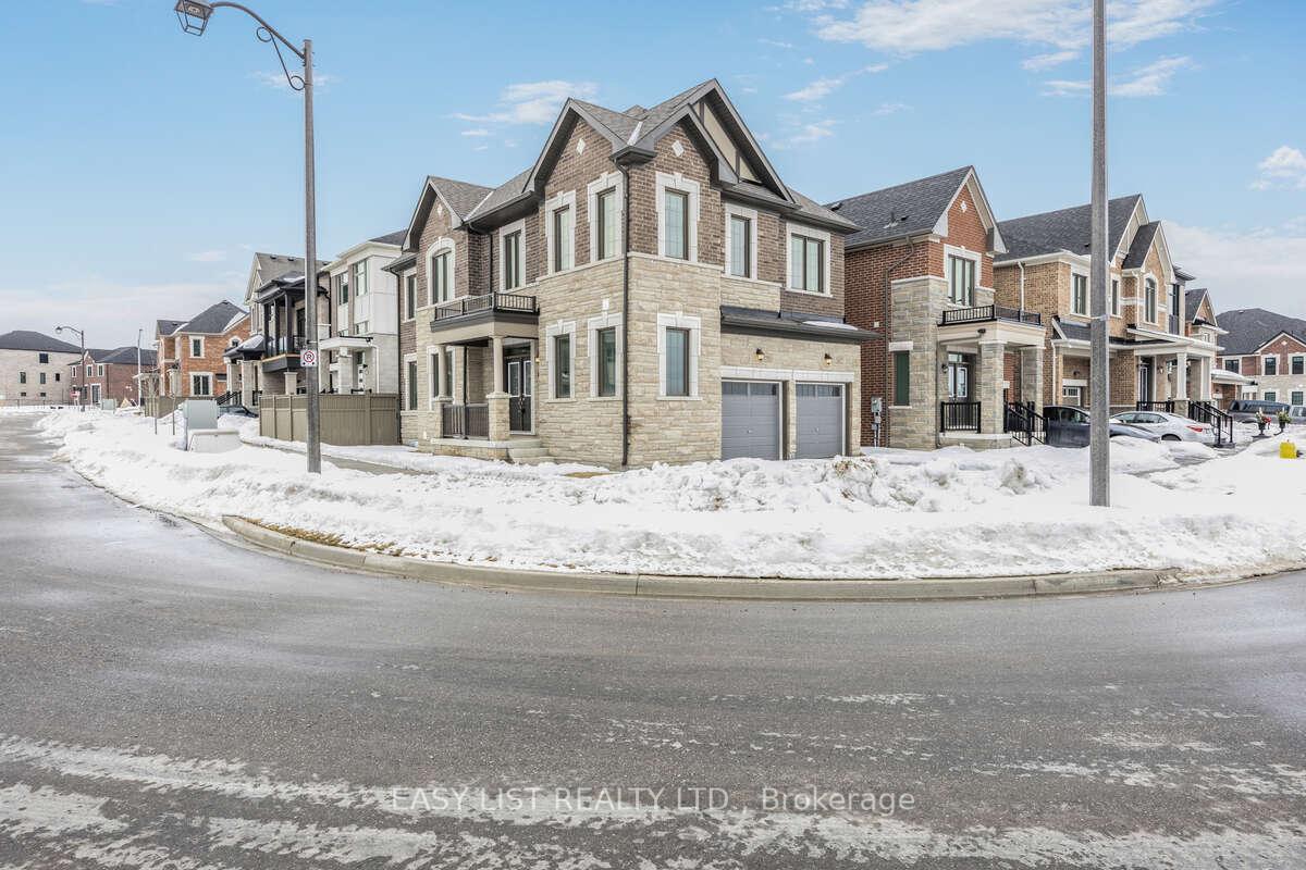 Photo 1 of 10 Navitas Crescent, Markham, Victoria Square — HOMEH