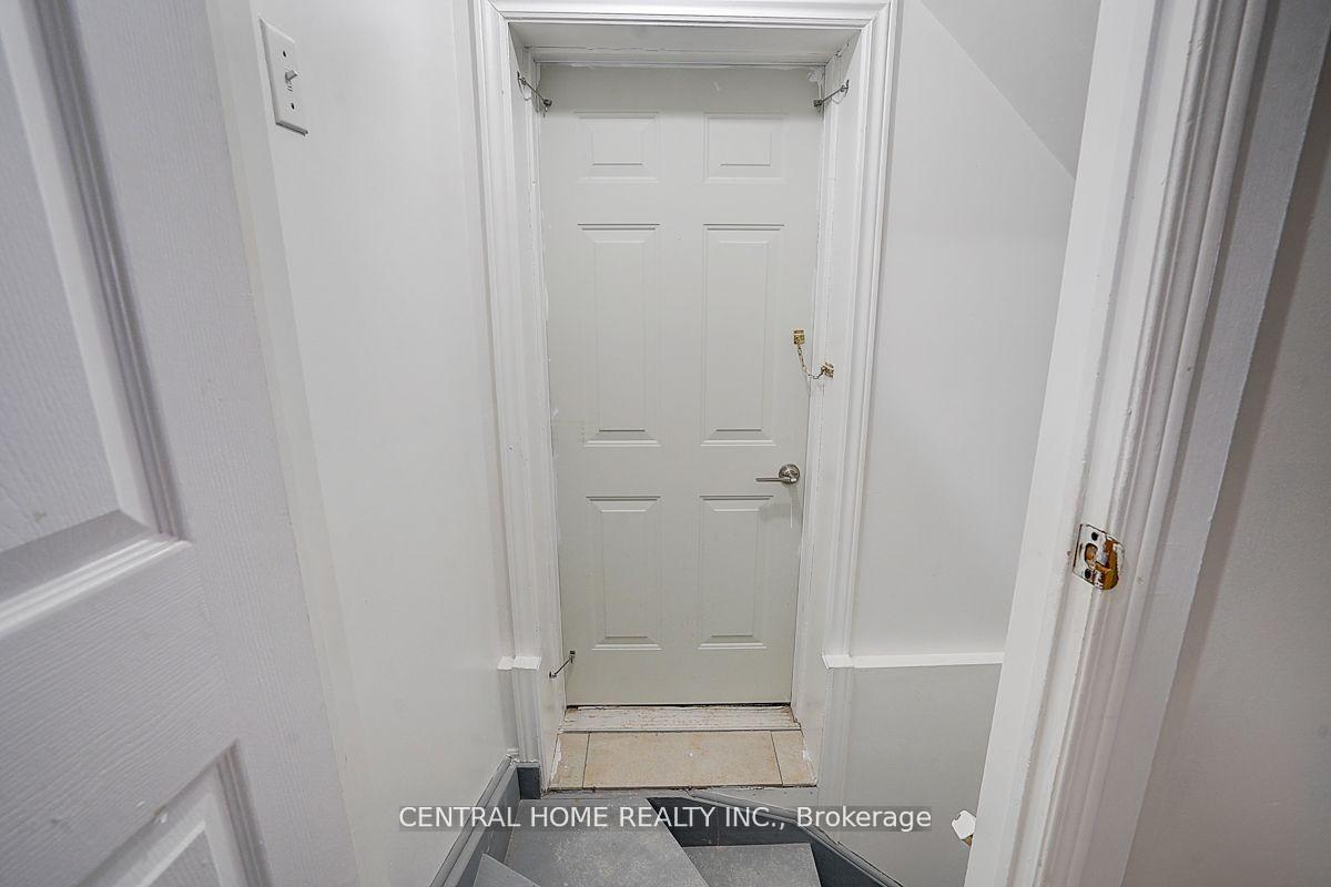 Photo 4 of Unit Bsmt, 47 Stella Drive, Markham, Middlefield — HOMEH