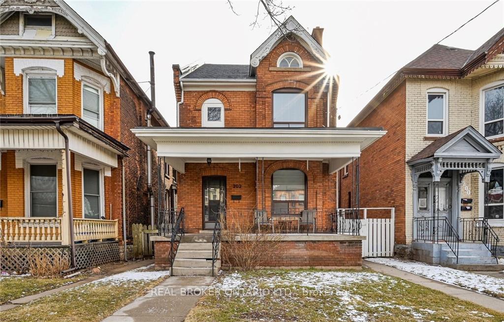 Photo 1 of Unit UPPER, 202 Victoria Avenue N, Hamilton, Landsdale — HOMEH
