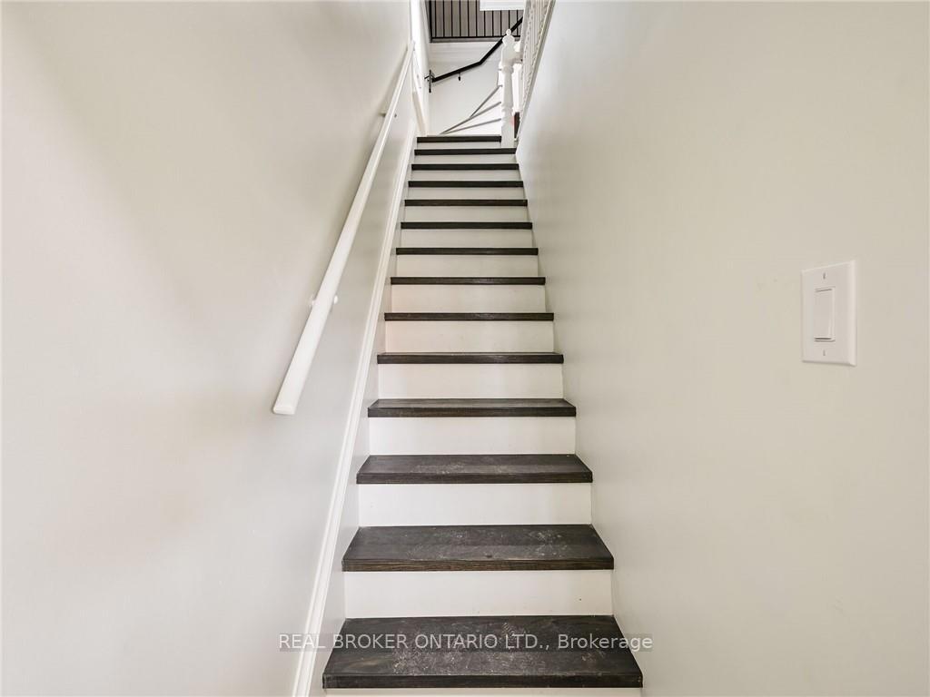 Photo 2 of Unit UPPER, 202 Victoria Avenue N, Hamilton, Landsdale — HOMEH