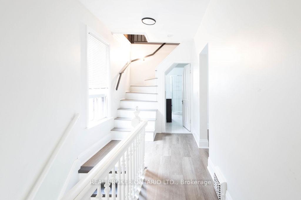 Photo 3 of Unit UPPER, 202 Victoria Avenue N, Hamilton, Landsdale — HOMEH