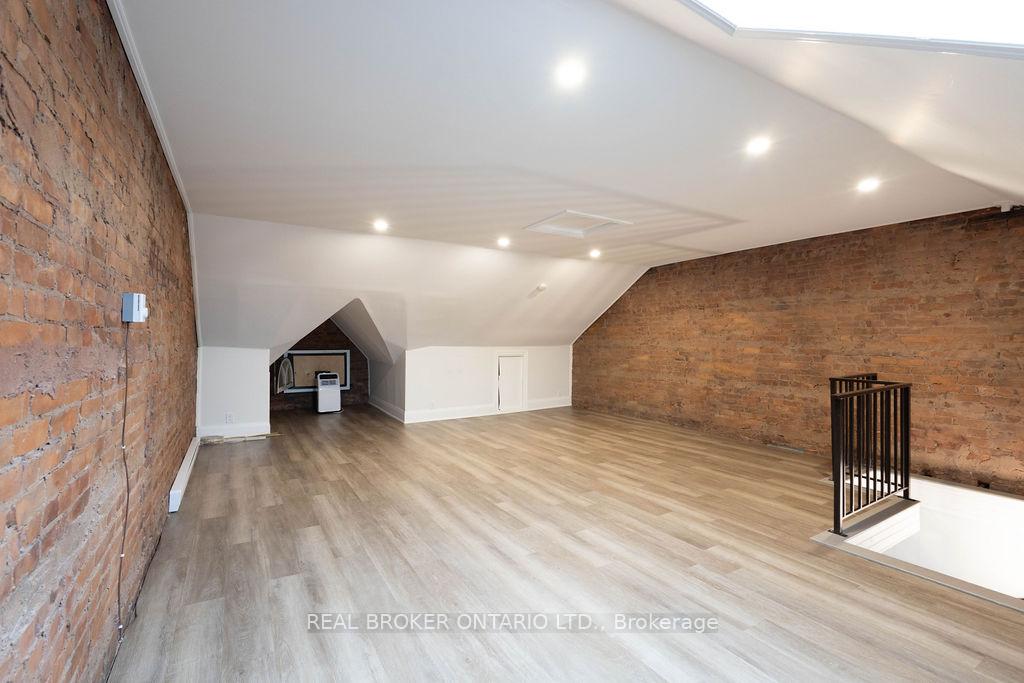 Photo 14 of Unit UPPER, 202 Victoria Avenue N, Hamilton, Landsdale — HOMEH