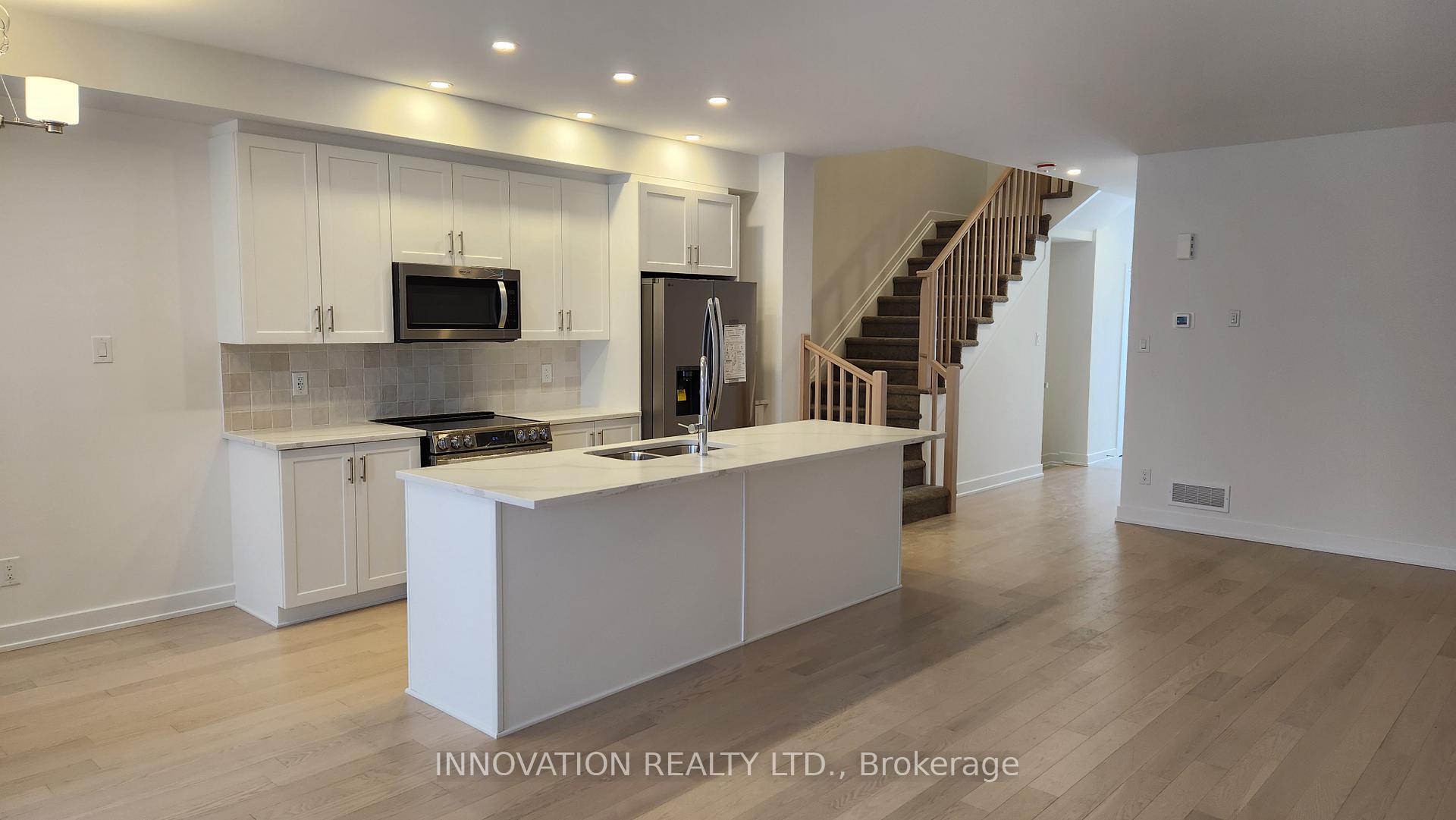 Photo 7 of 815 Anciano Crescent, Ottawa, Kanata - Emerald Meadows/Trailwest — HOMEH