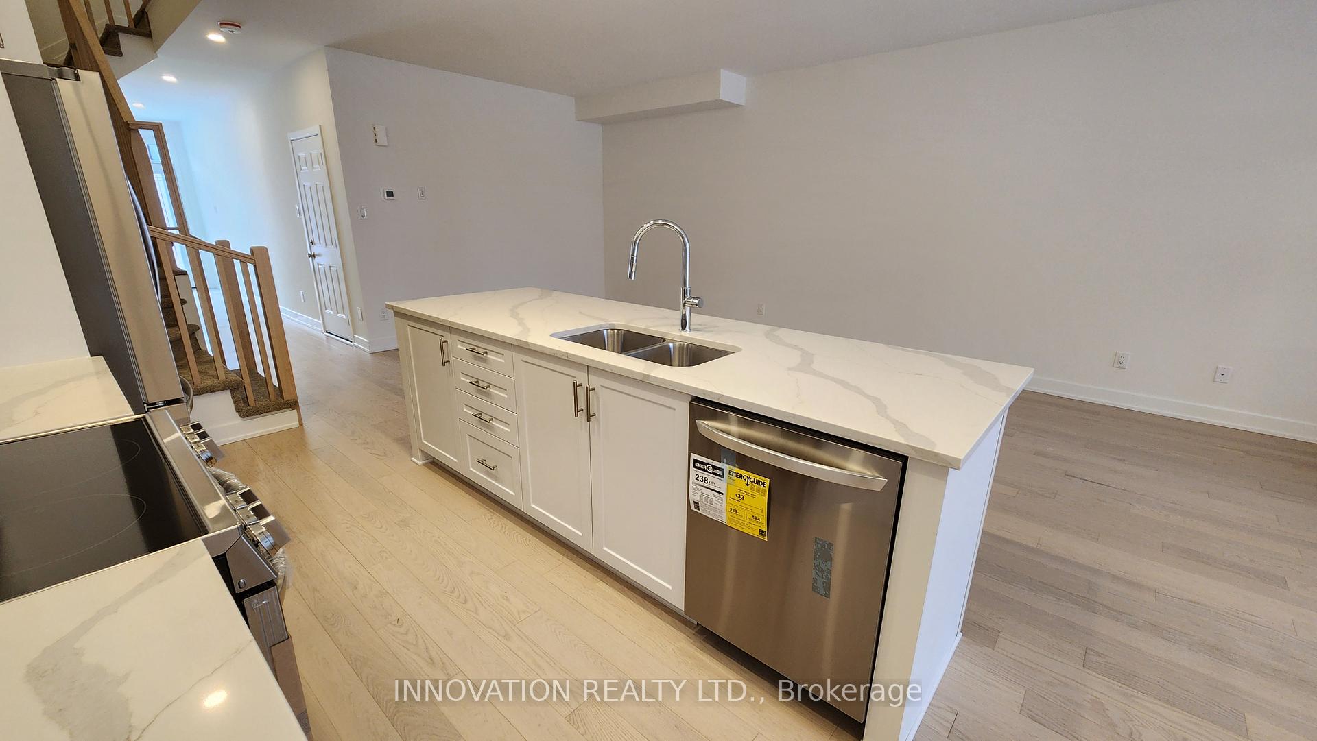 Photo 10 of 815 Anciano Crescent, Ottawa, Kanata - Emerald Meadows/Trailwest — HOMEH